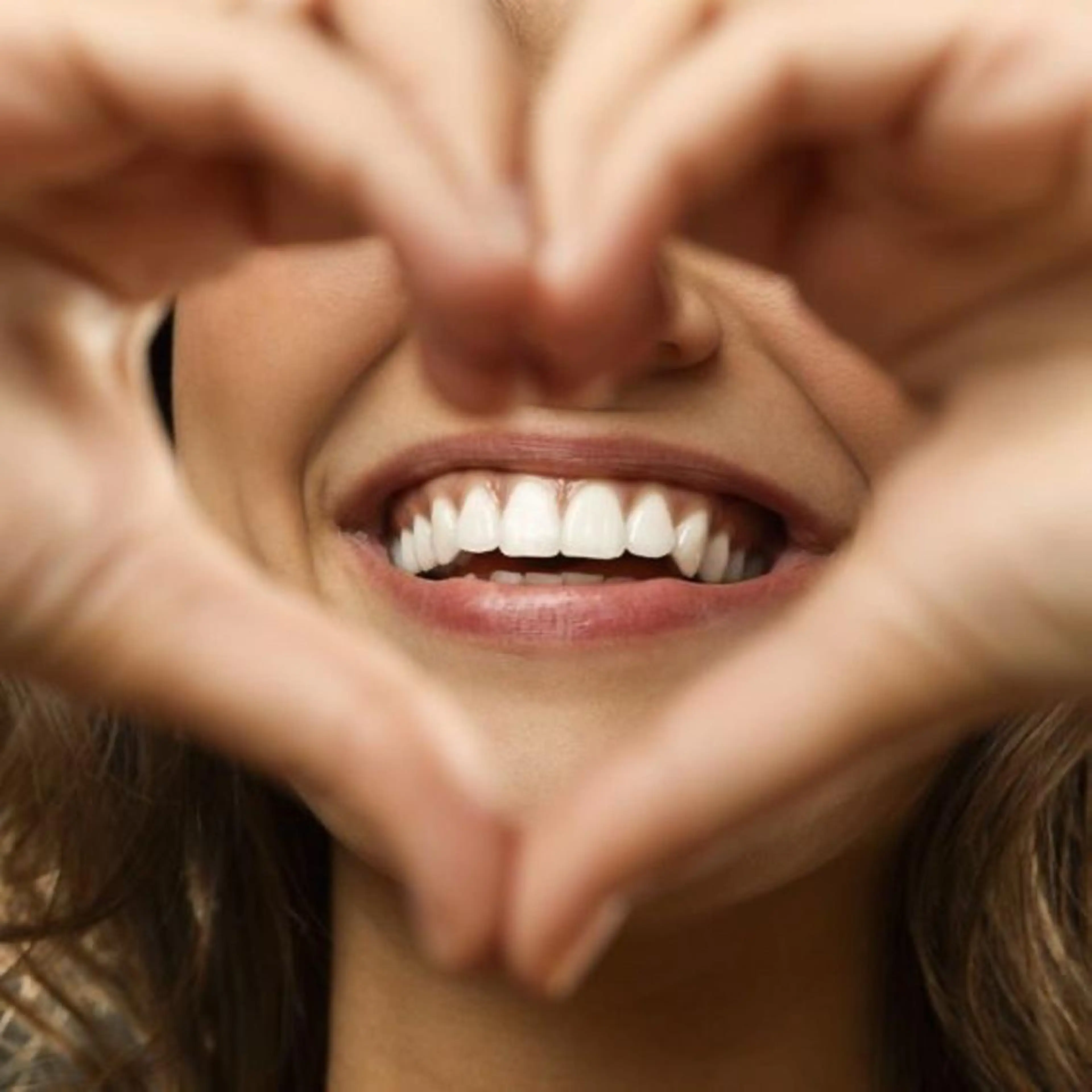 🦷白さ実感次世代セルフホワイトニング　15分×2照射　即効効果実感！の写真