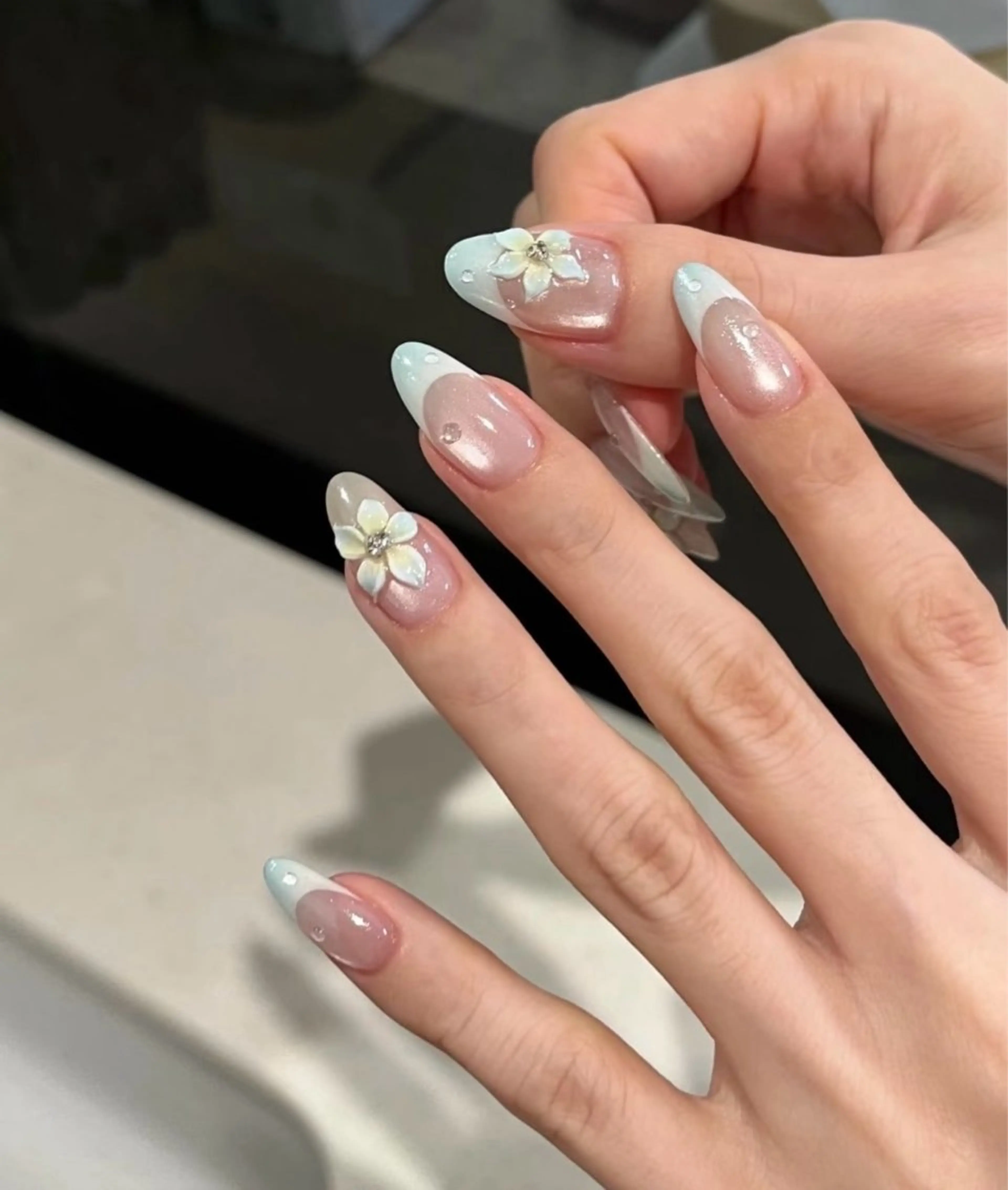 ネイル フットネイル フレンチネイル グラデーション ハート 氷ネイル・うるうるネイル ハンドネイル Lynn_ Nailのネイルデザイン