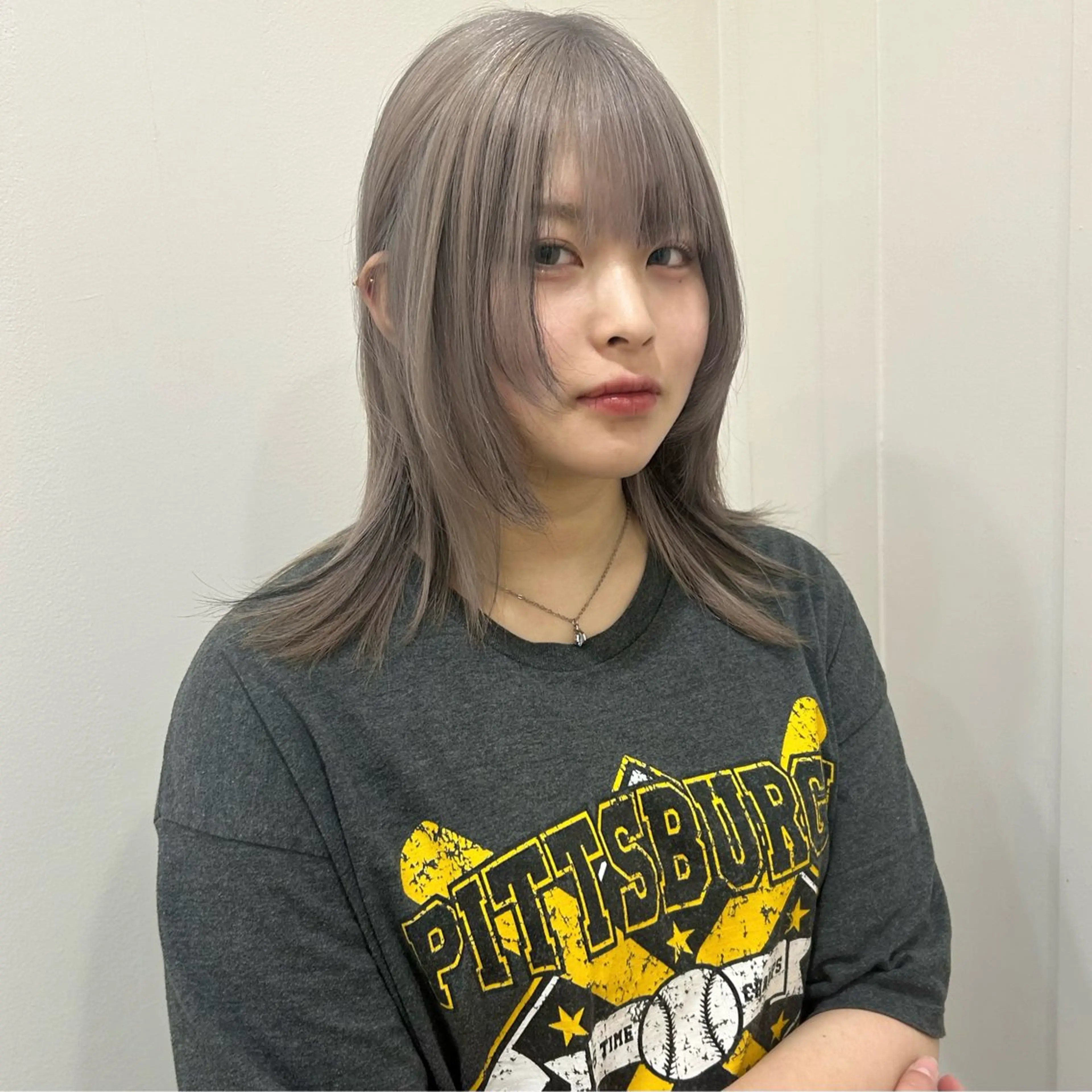 ミディアム カラー うるツヤハイトーン/ レイヤー⟡mayuのヘアスタイル