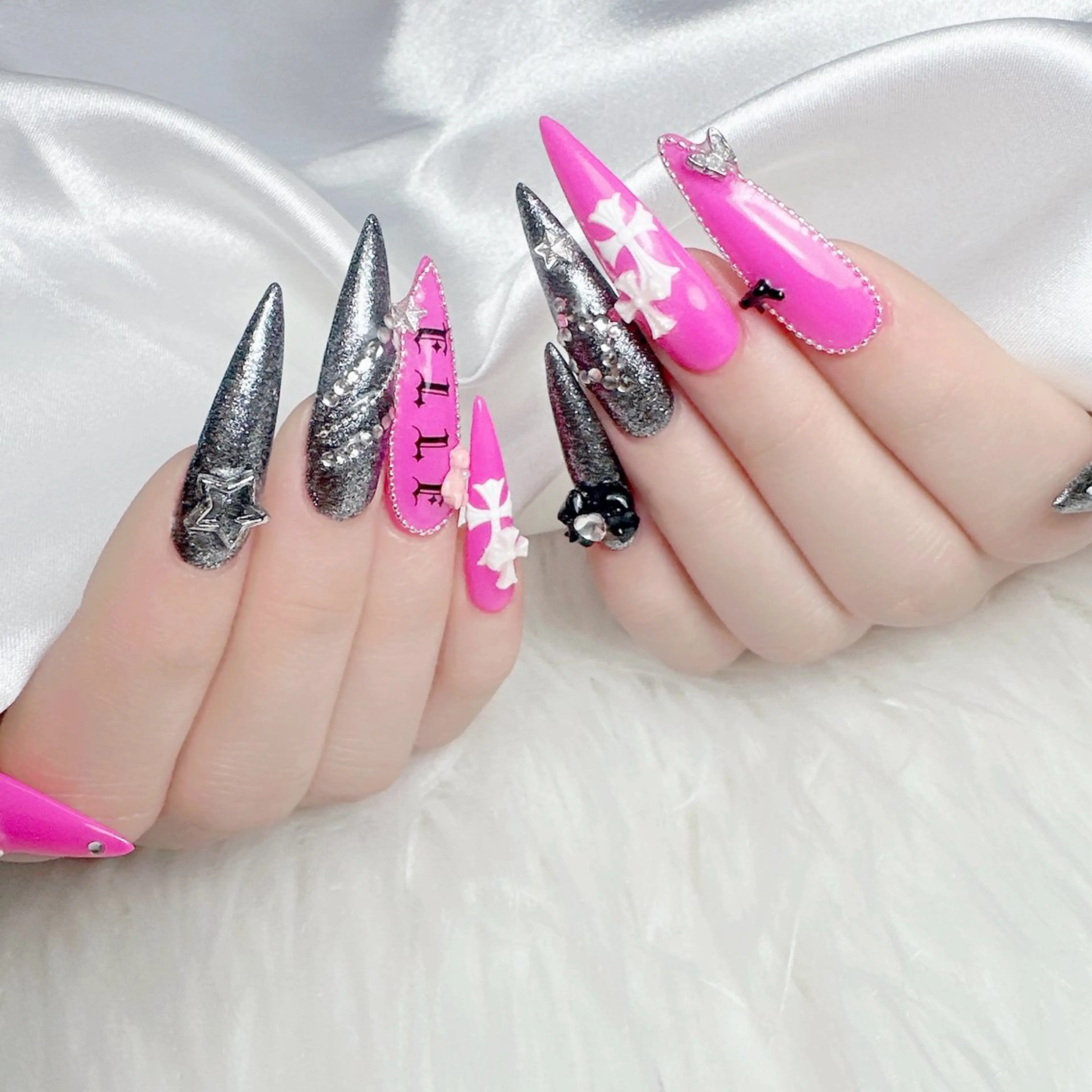 ネイル アートネイル ジェルネイル グラデーション キラキラネイル ラメ(グリッター) ハンドネイル Viola. 優花のネイルデザイン