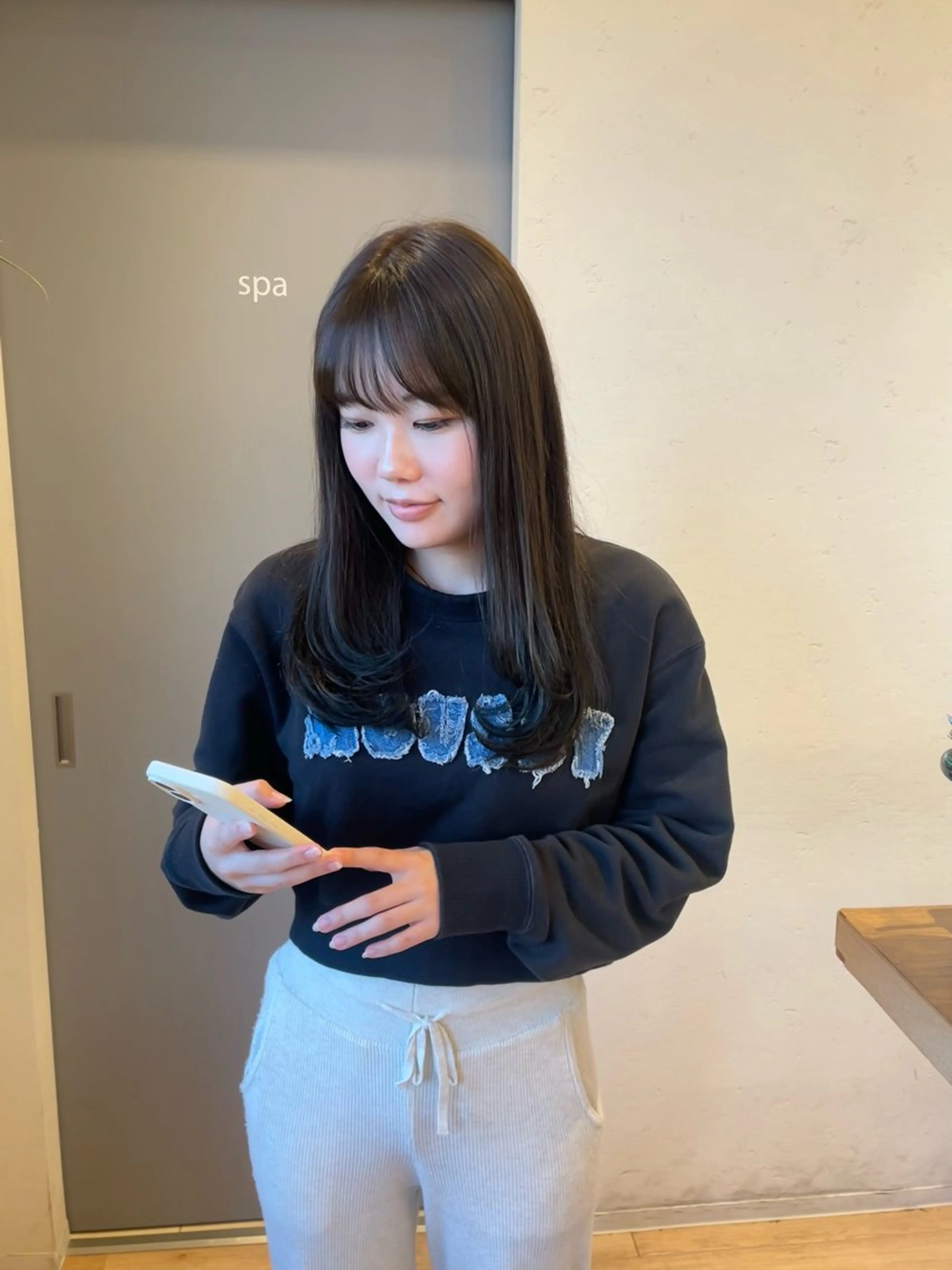 セミロング カラー ショコラグレージュ グレージュ レイヤーカット 佐々木 彩羽のヘアスタイル