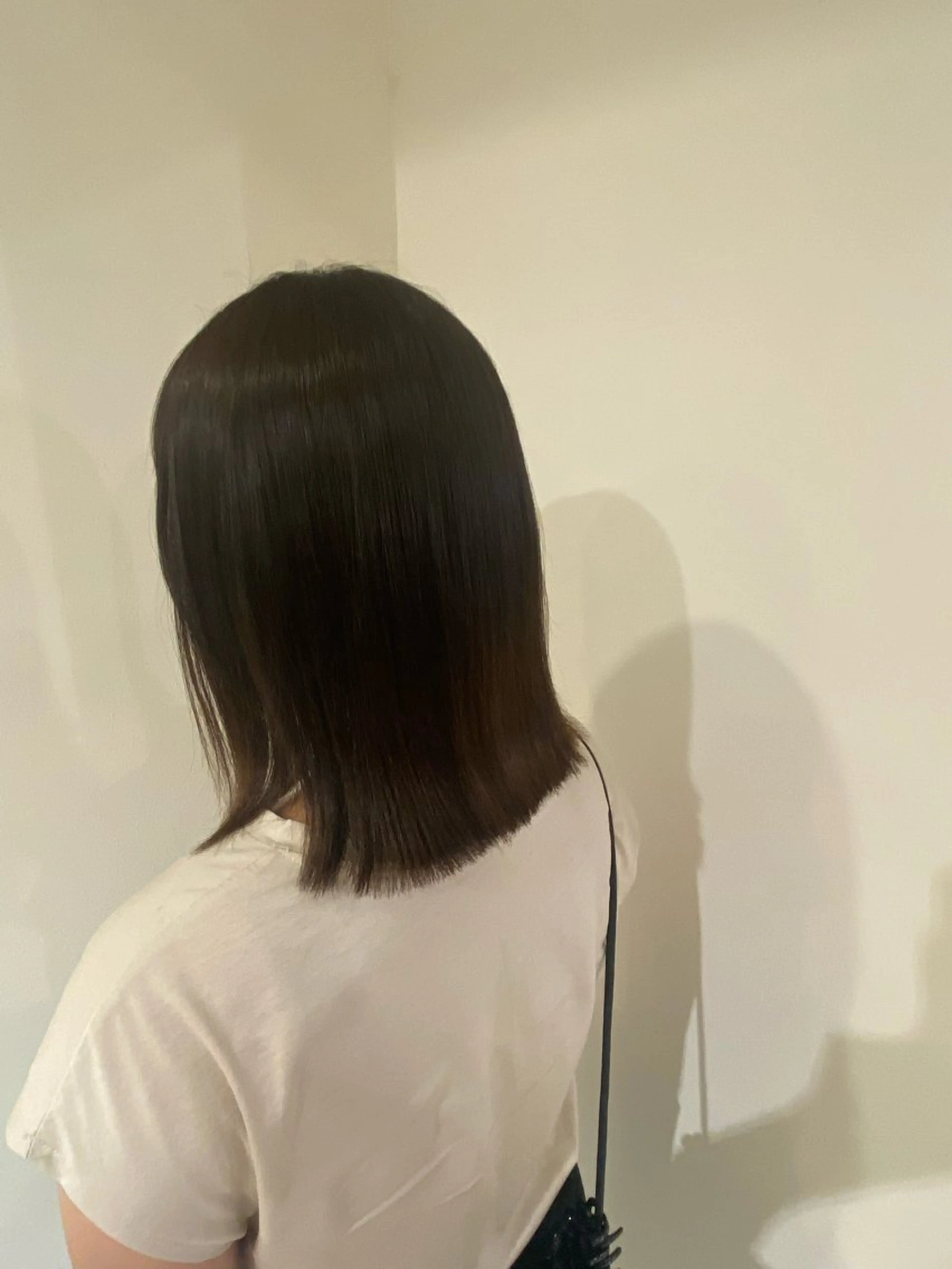 ミディアム カラー 外ハネヘア 井上 万由のヘアスタイル