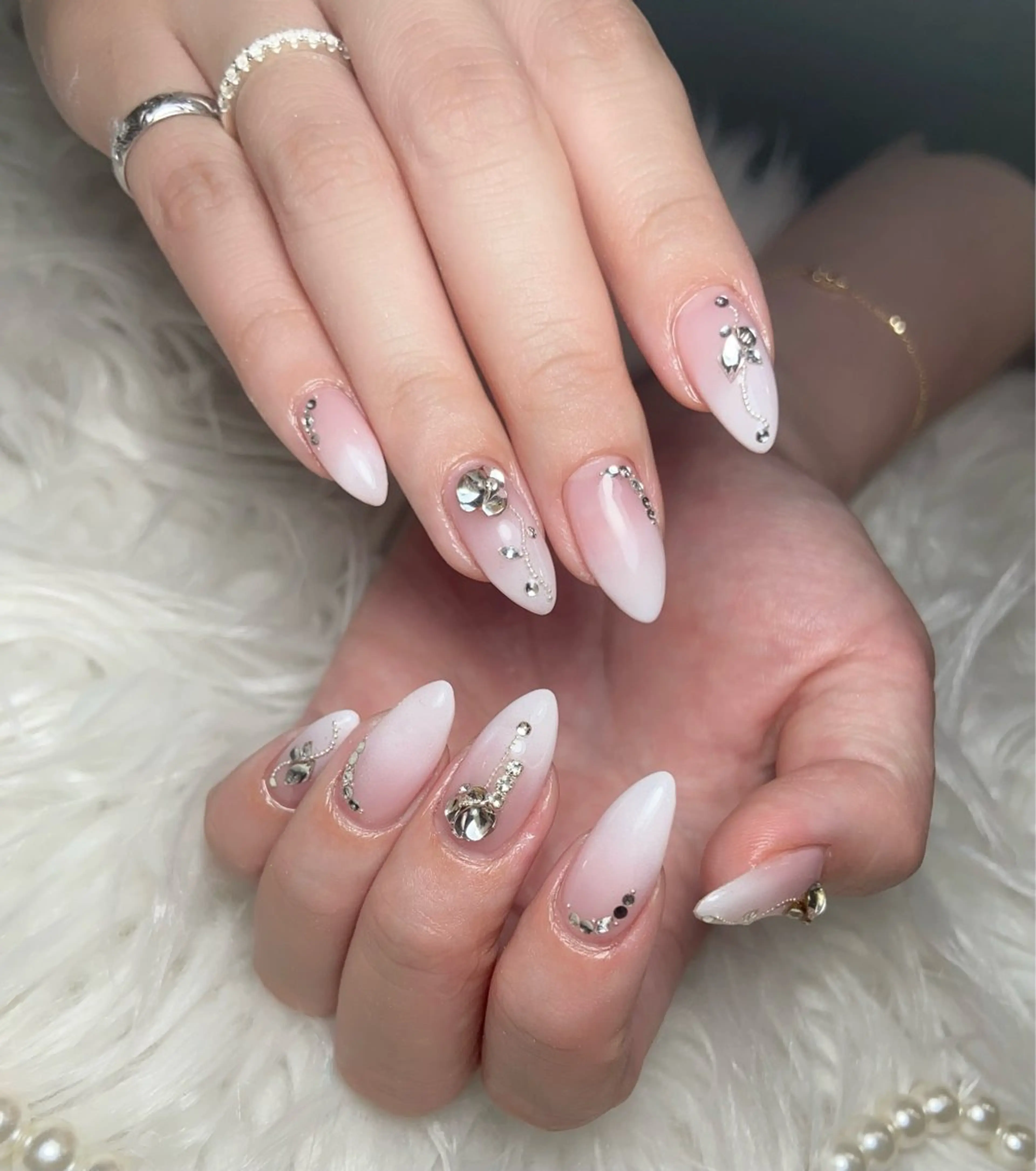 ネイル ハンドネイル &ME ネイルサロンのネイルデザイン