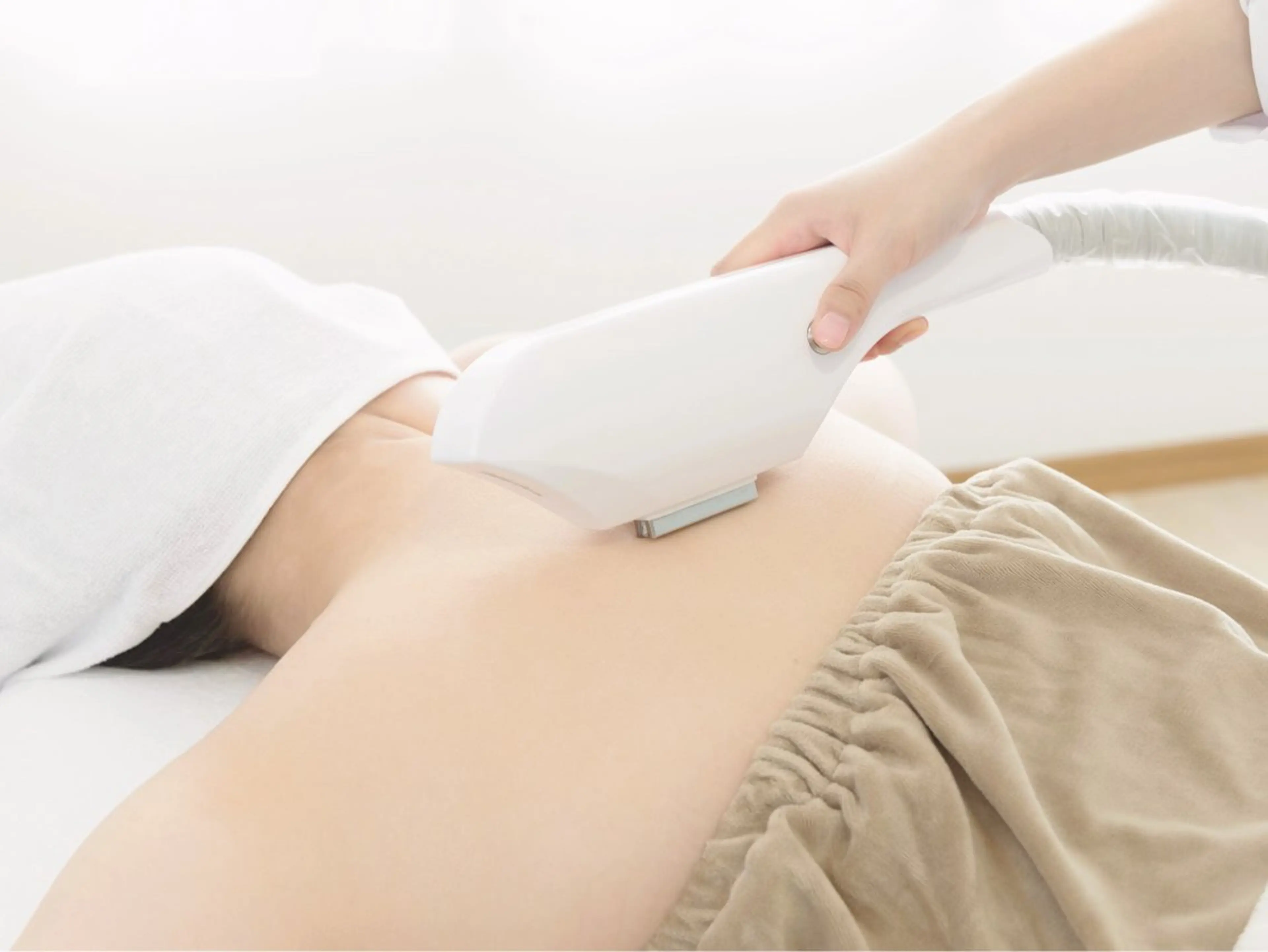 うなじ＋肩＋背中脱毛(シェービング込み)✨ブライダルやイベント前のお手入れにも◎の写真