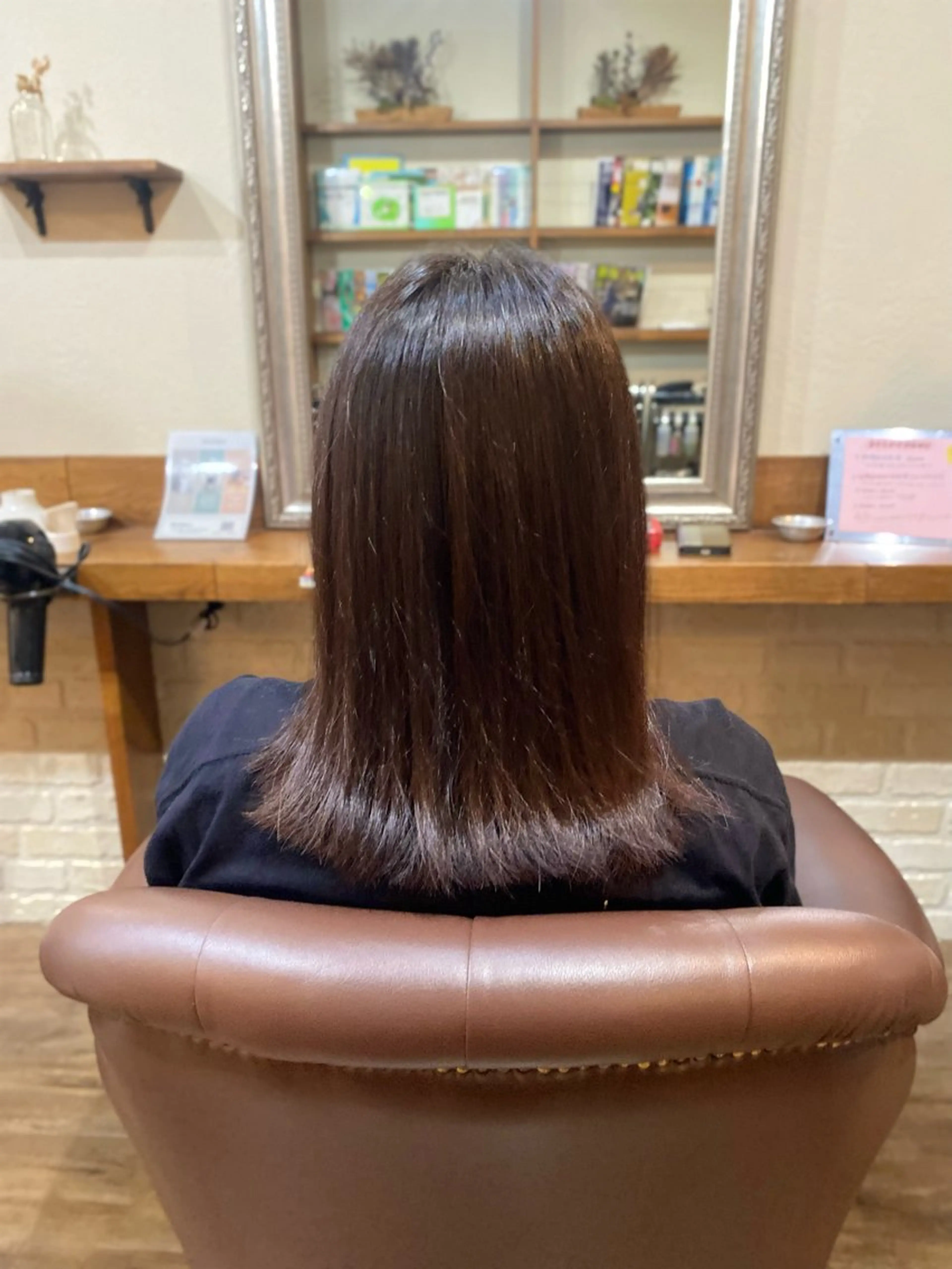 ミディアム 肥田 夕蘭のヘアスタイル