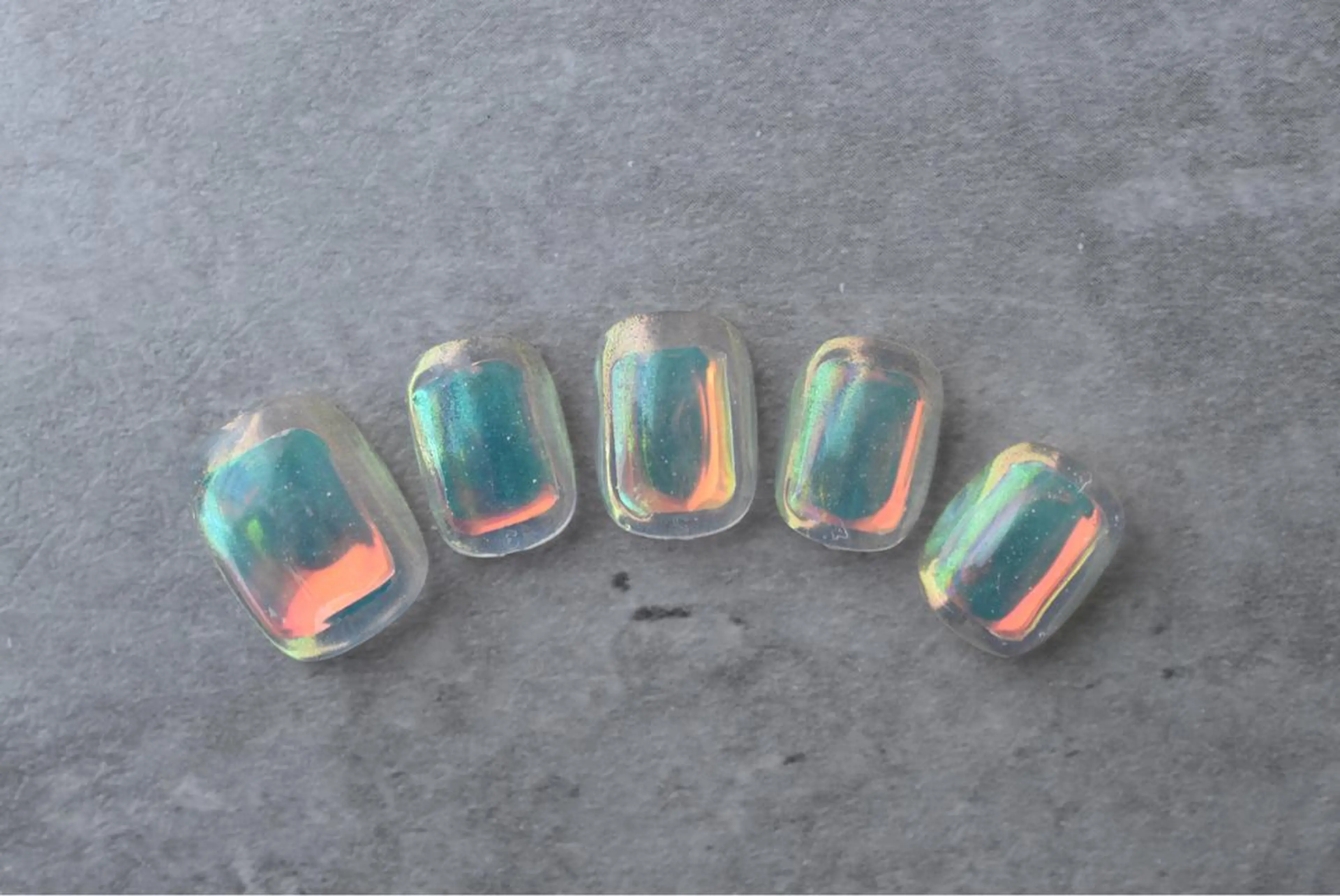 ショート カラー ヘアアレンジ ネイル Aayley アイリ―サロンのネイルデザイン