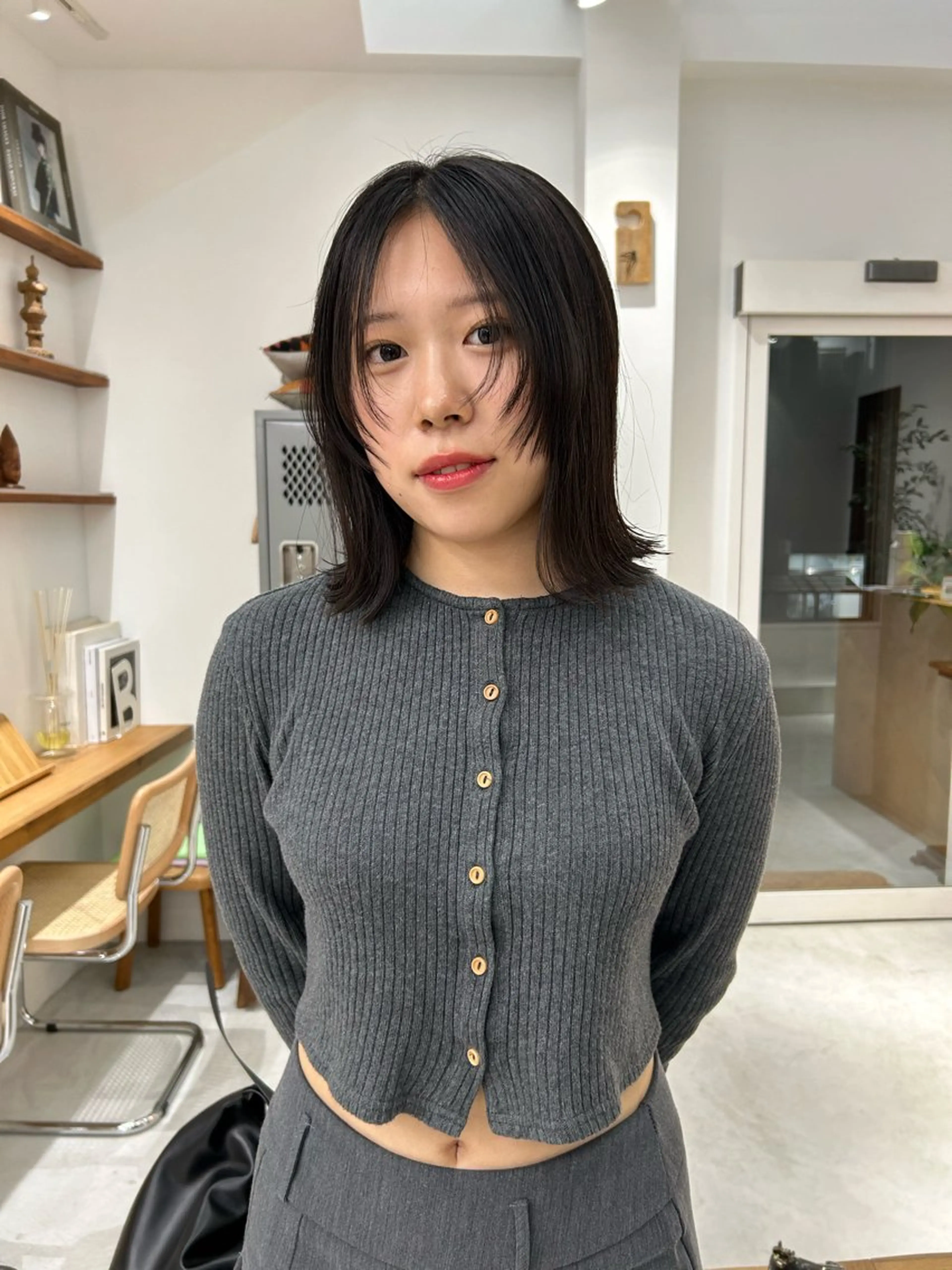 ミディアム カラー パーマ 顔まわりレイヤー レイヤーカット miyu/御器所 OORRY.etwaのヘアスタイル