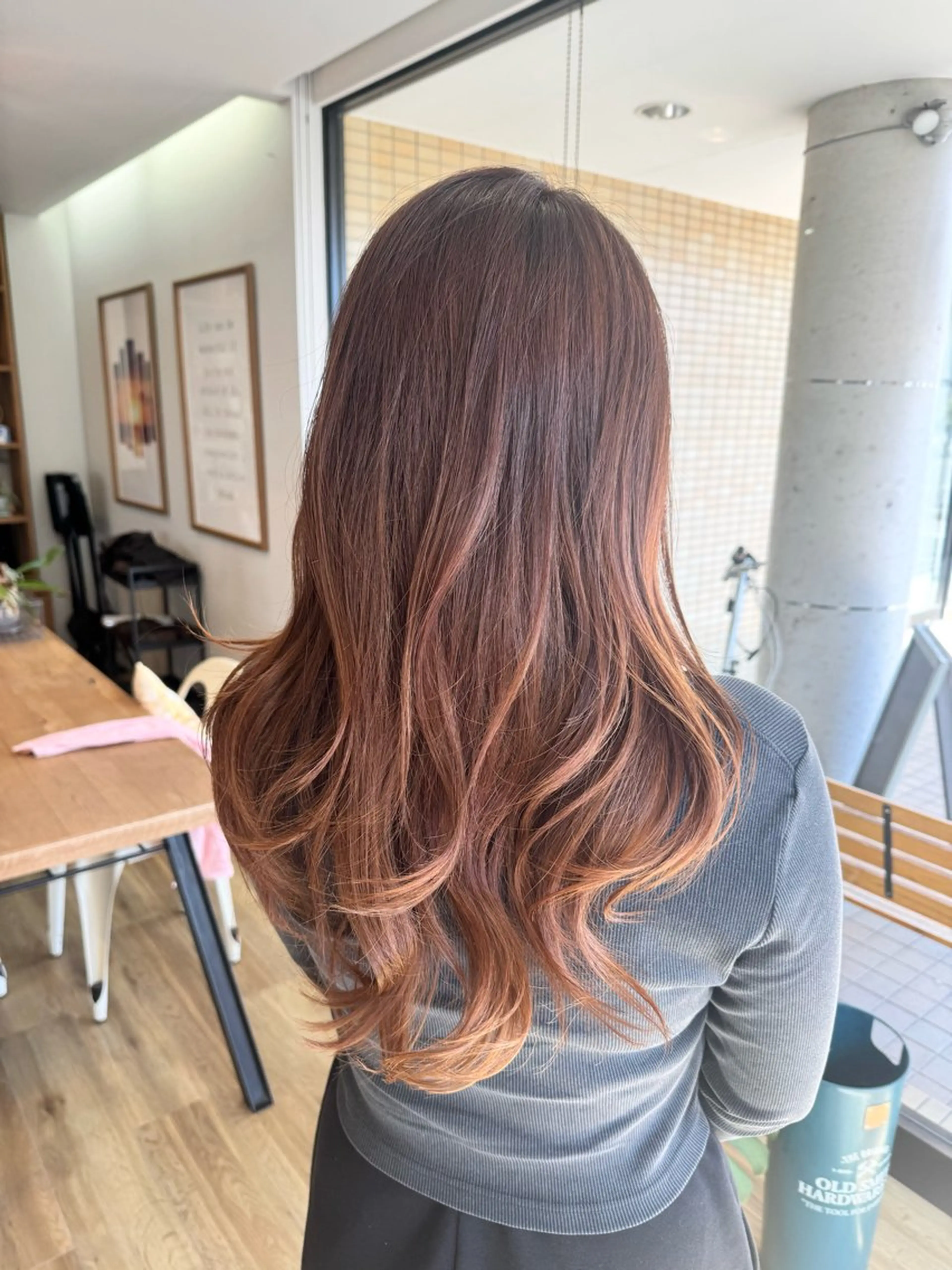 ロング カラー ブラウンカラー ピンクカラー ピンクブラウン ヘアカラー トリートメント ツキダテ ユイのヘアスタイル