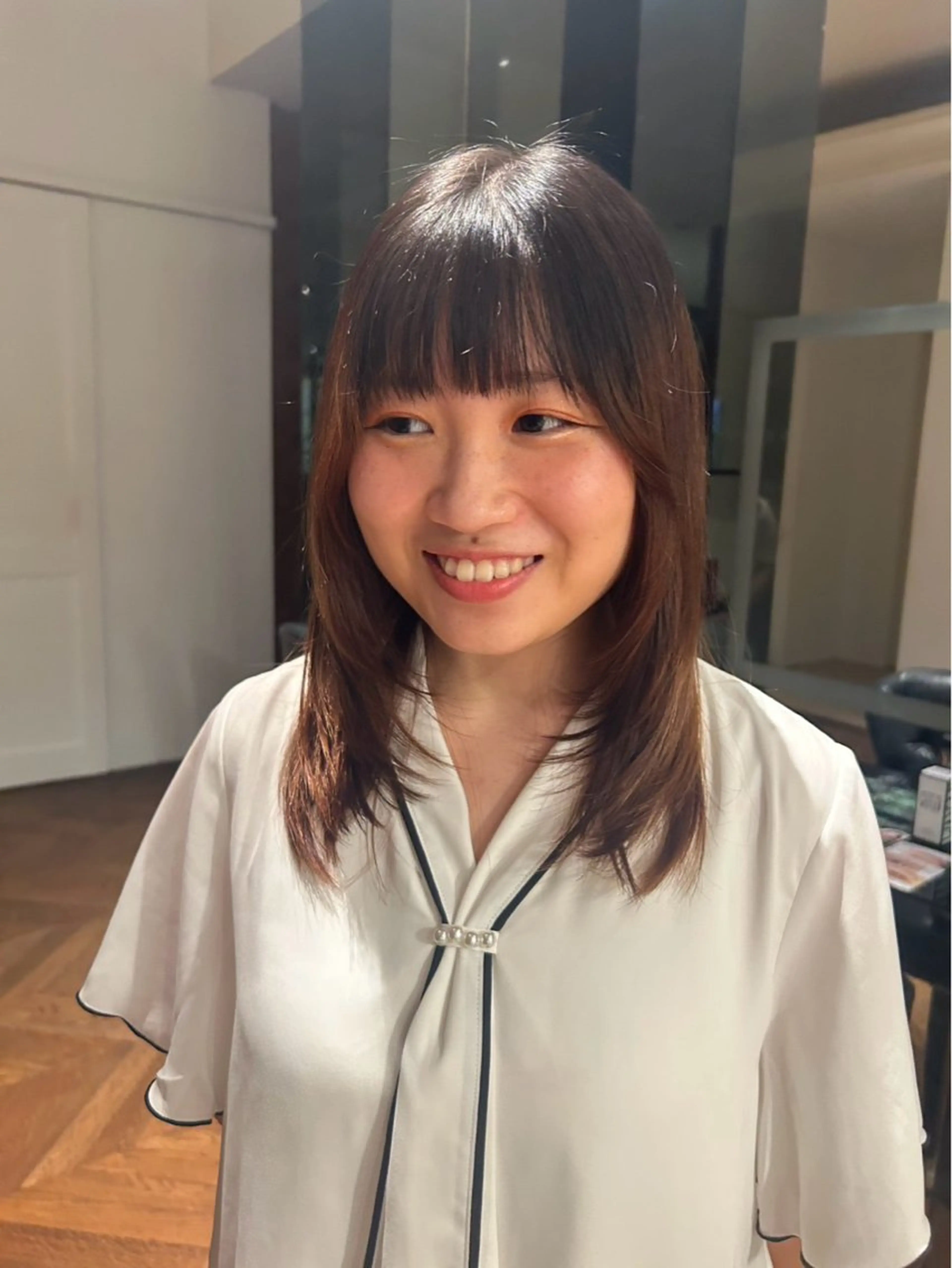 ミディアム SARA もものヘアスタイル