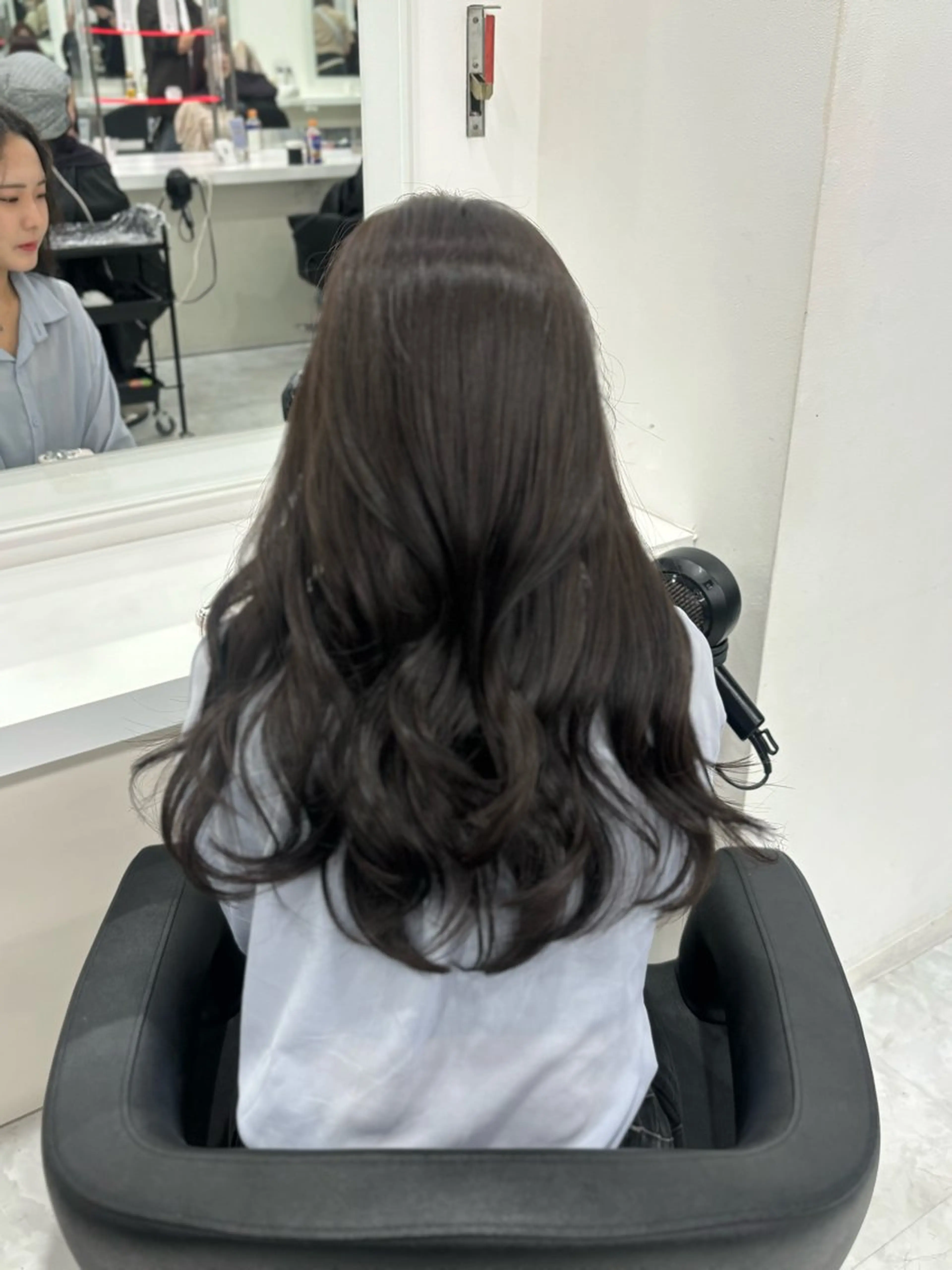 ロング まろっと艶感ブラウン ベージュ🤍まなかのヘアスタイル