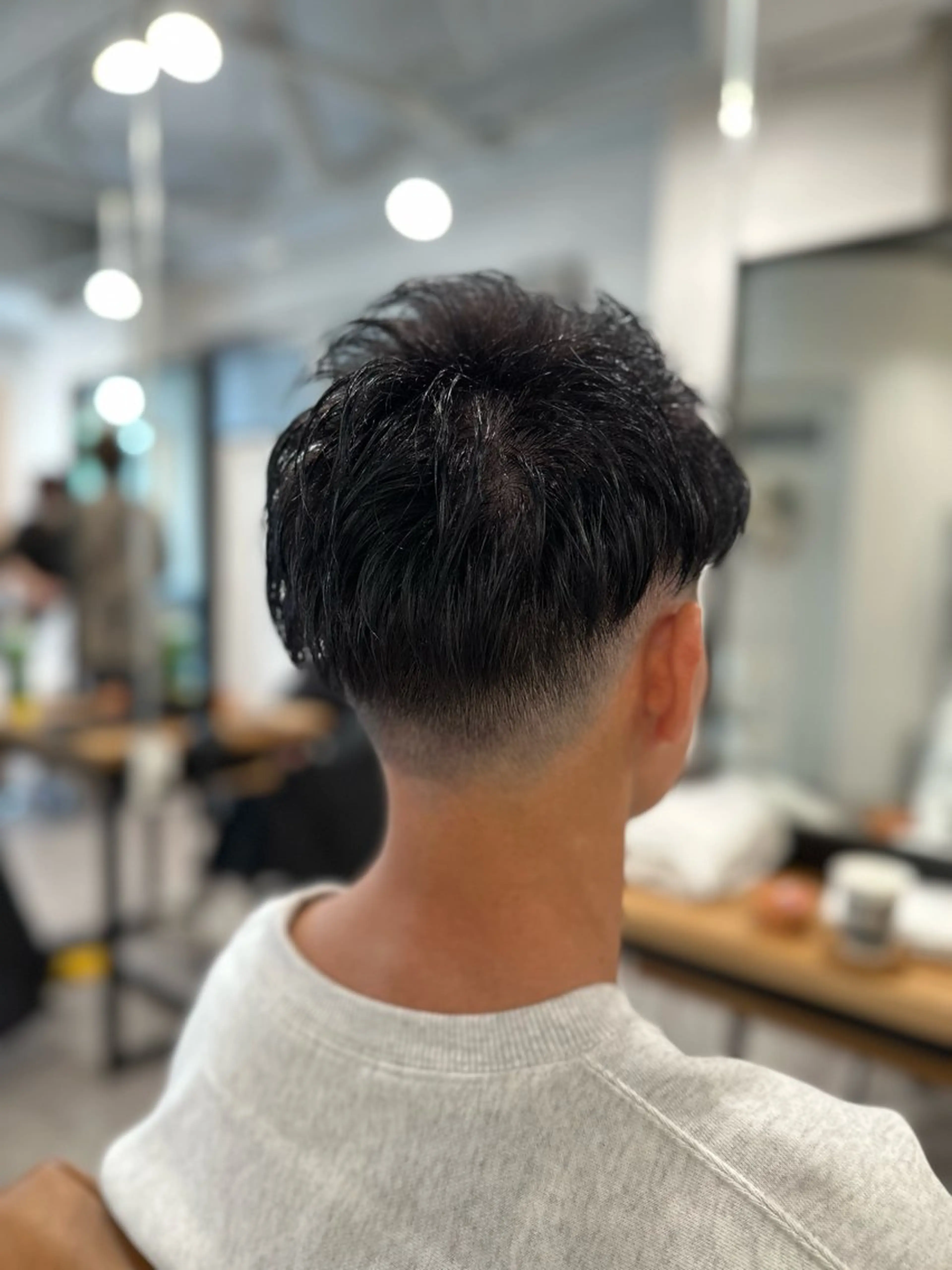 ショート メンズ フェードカット マッシュ カット 特殊カラー特化 ✂️SHIAN フジのヘアスタイル