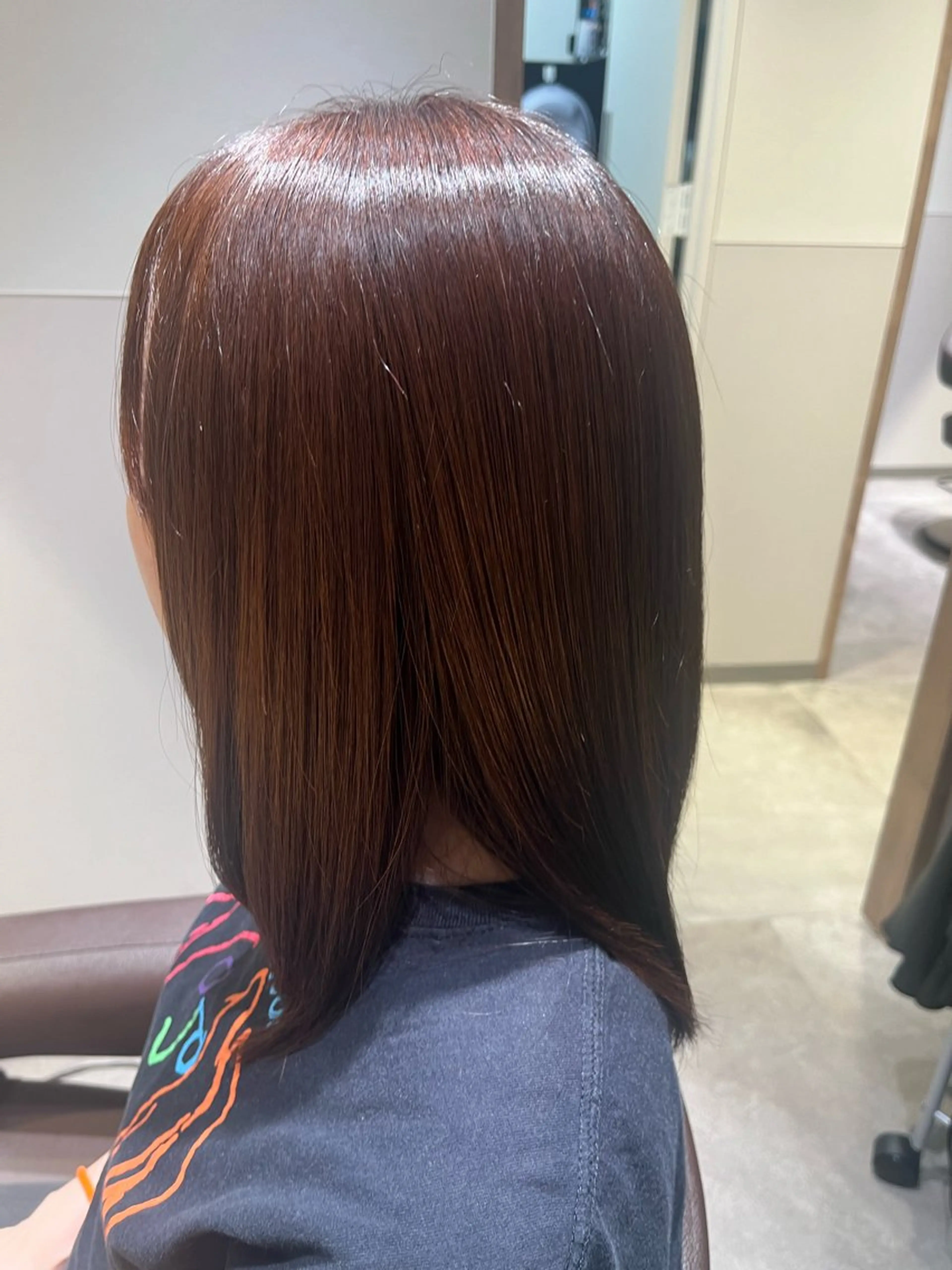 ミディアム カット ヘアカラー 伊藤 俊平のヘアスタイル