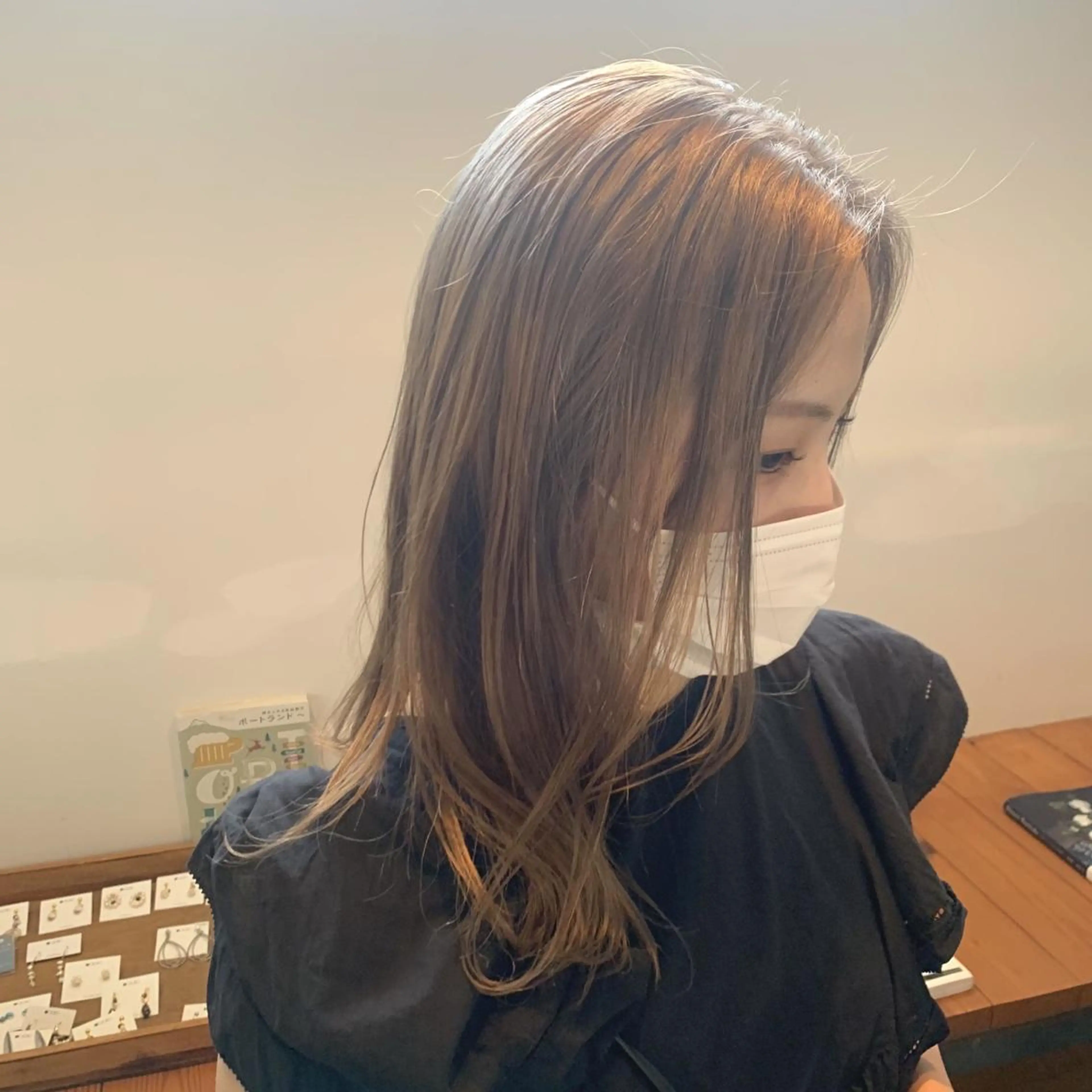 セミロング カット ヘアカラー 綿貫 美雪のヘアスタイル