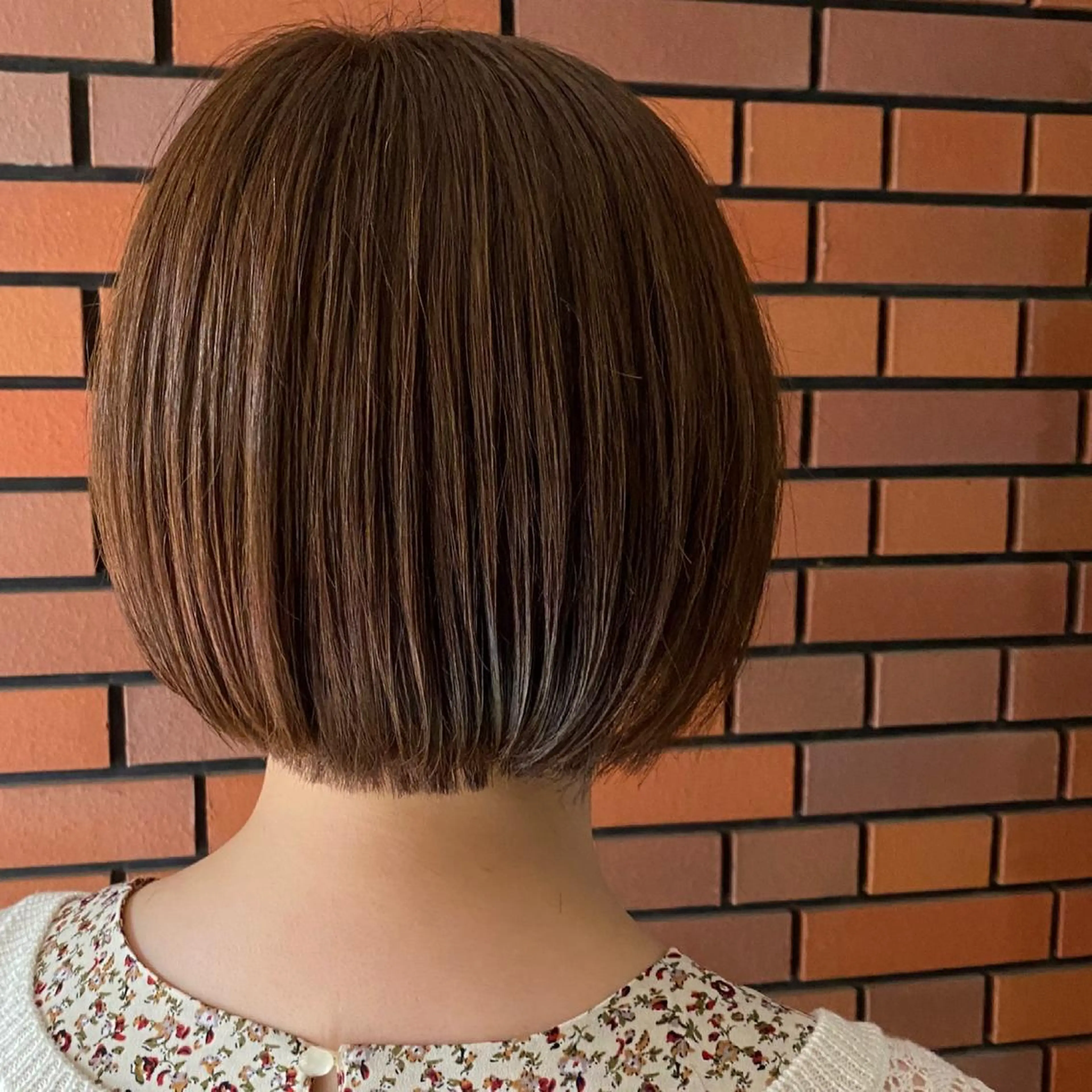 ショート カラー エイト ウメダのヘアスタイル