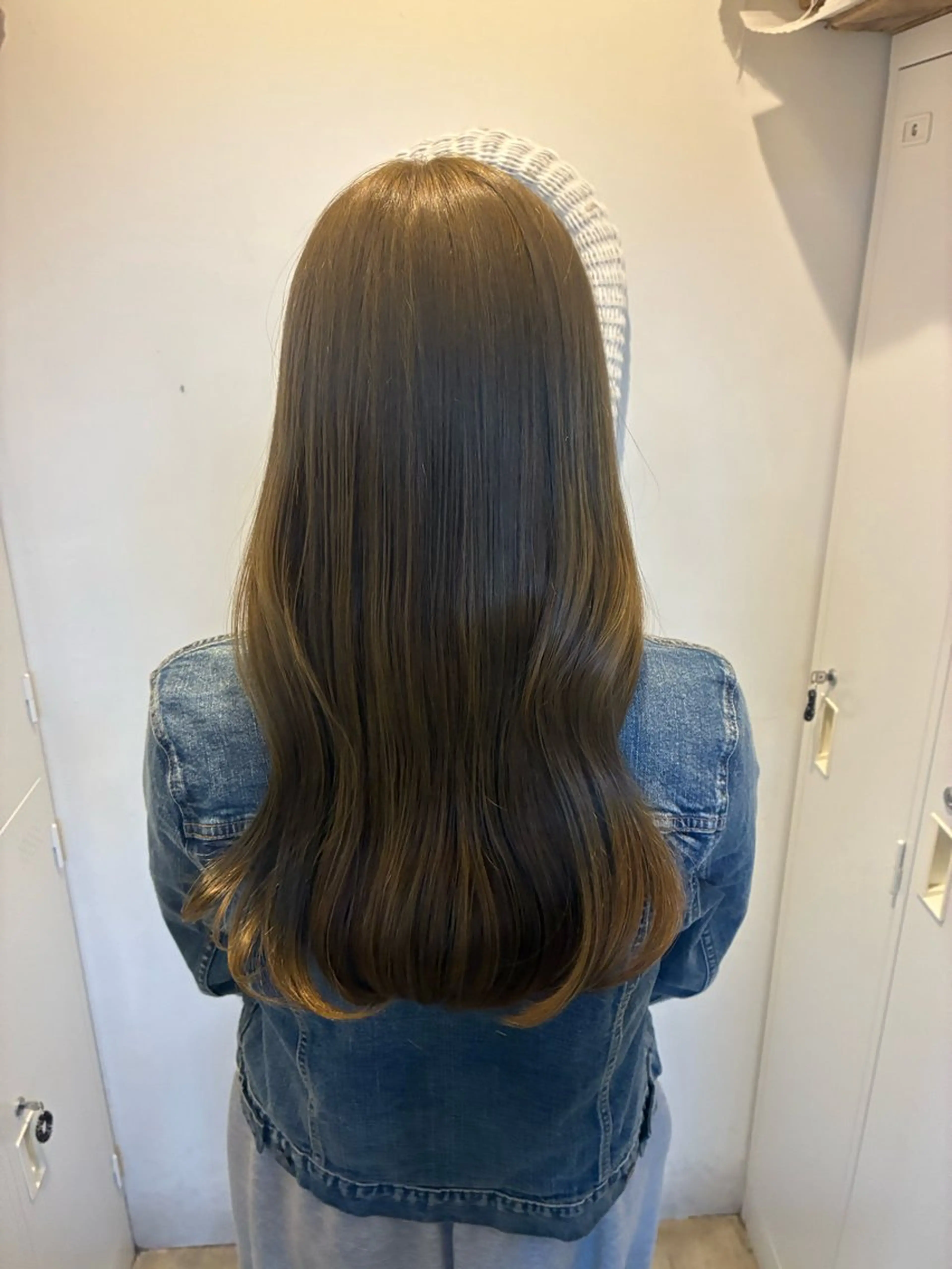 ロング カット ヘアカラー トリートメント nacoハイトーン ベージュ🤍のヘアスタイル