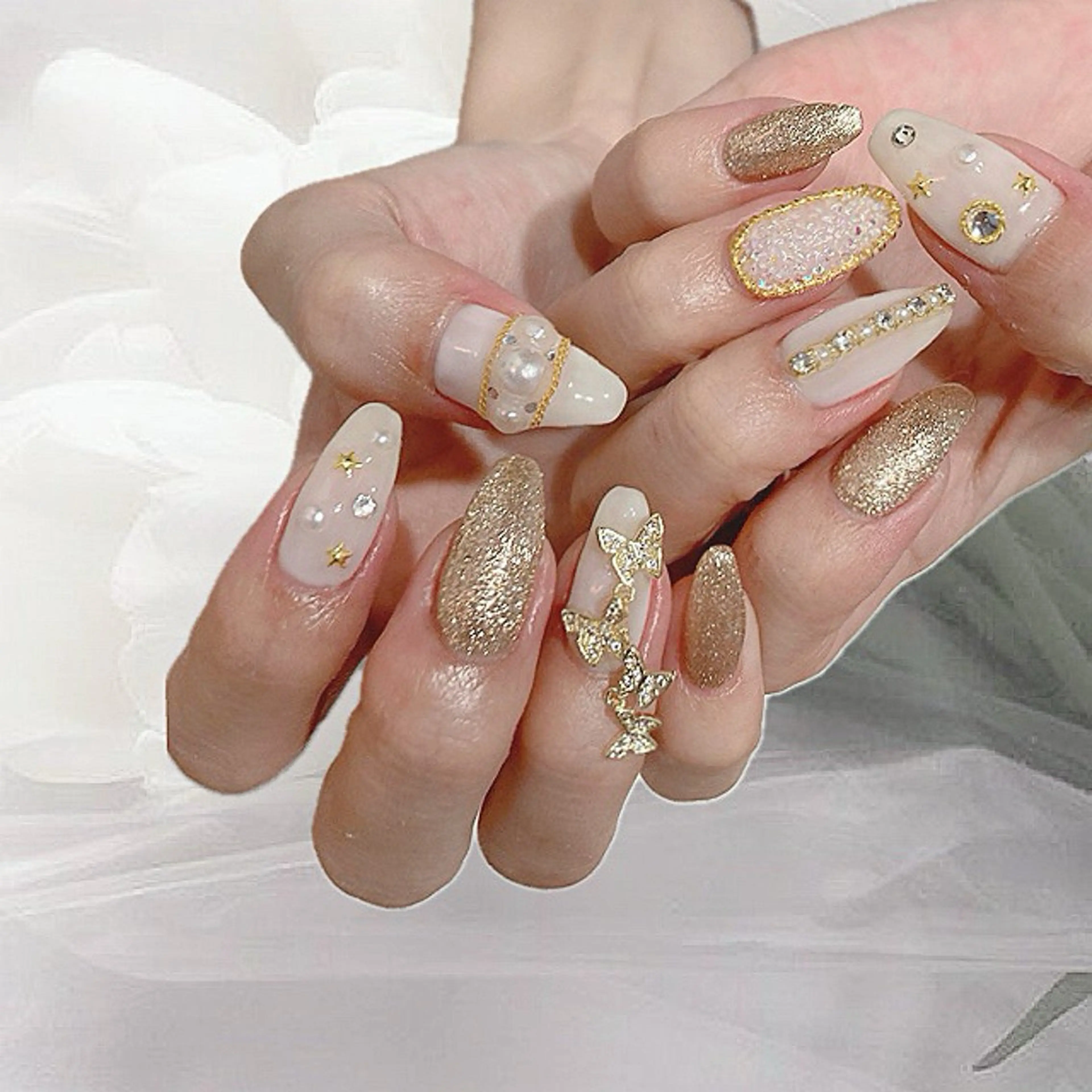 ネイル 持ち込み ハンドネイル lili.nail y2k/長さ出しのネイルデザイン