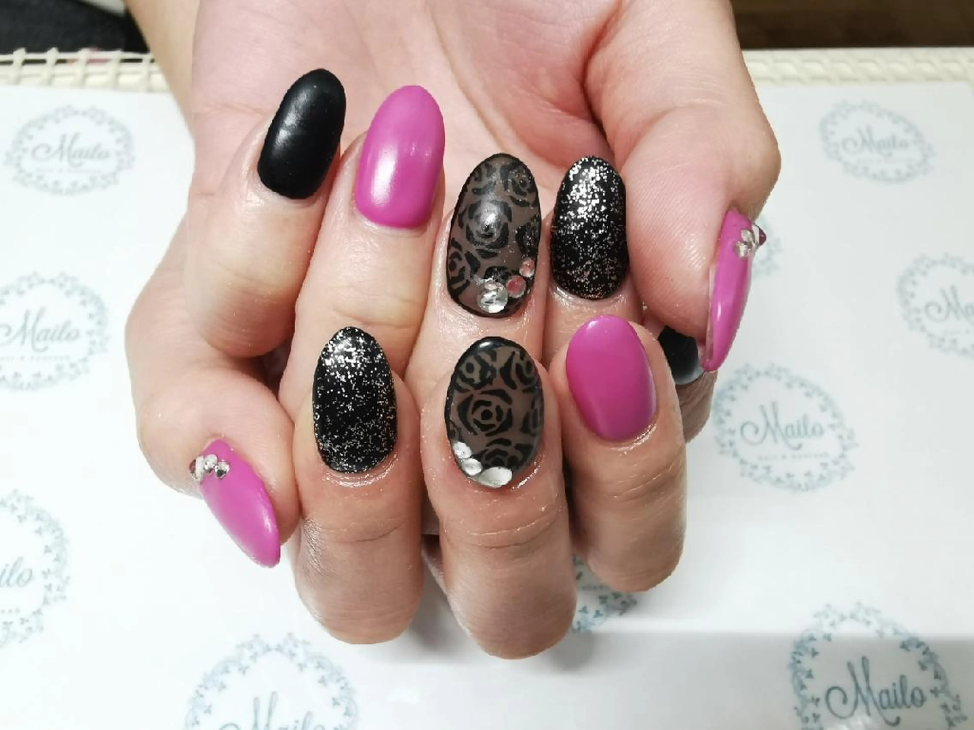 ネイル ネイルリボン 受付スタッフのネイルデザイン