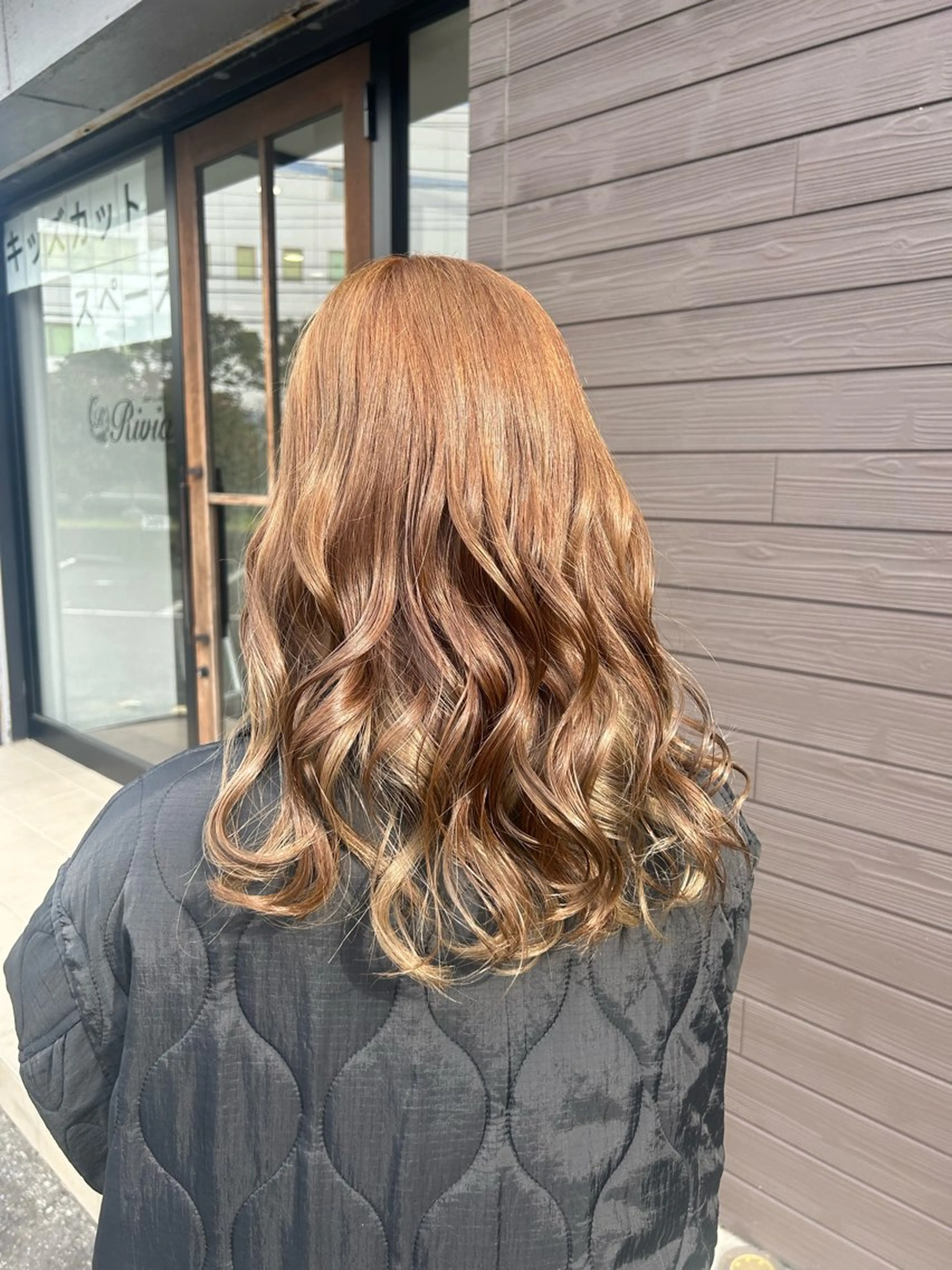 セミロング カラー ヘアアレンジ 🤍 minaのヘアスタイル