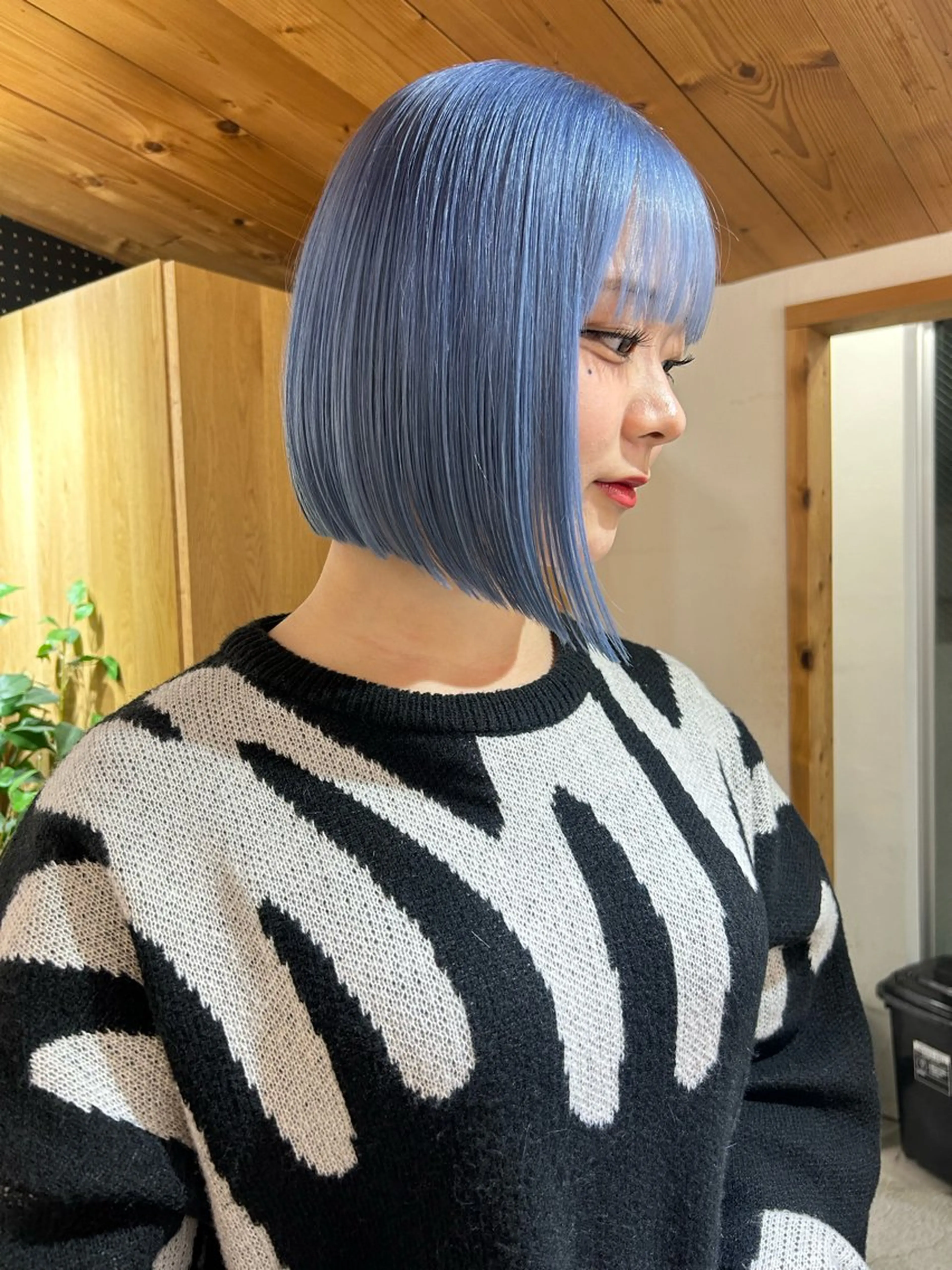 ショート カラー ブルーカラー カット ヘアカラー トリートメント 🧸艶々韓国ヘア 🧁mizunaのヘアスタイル
