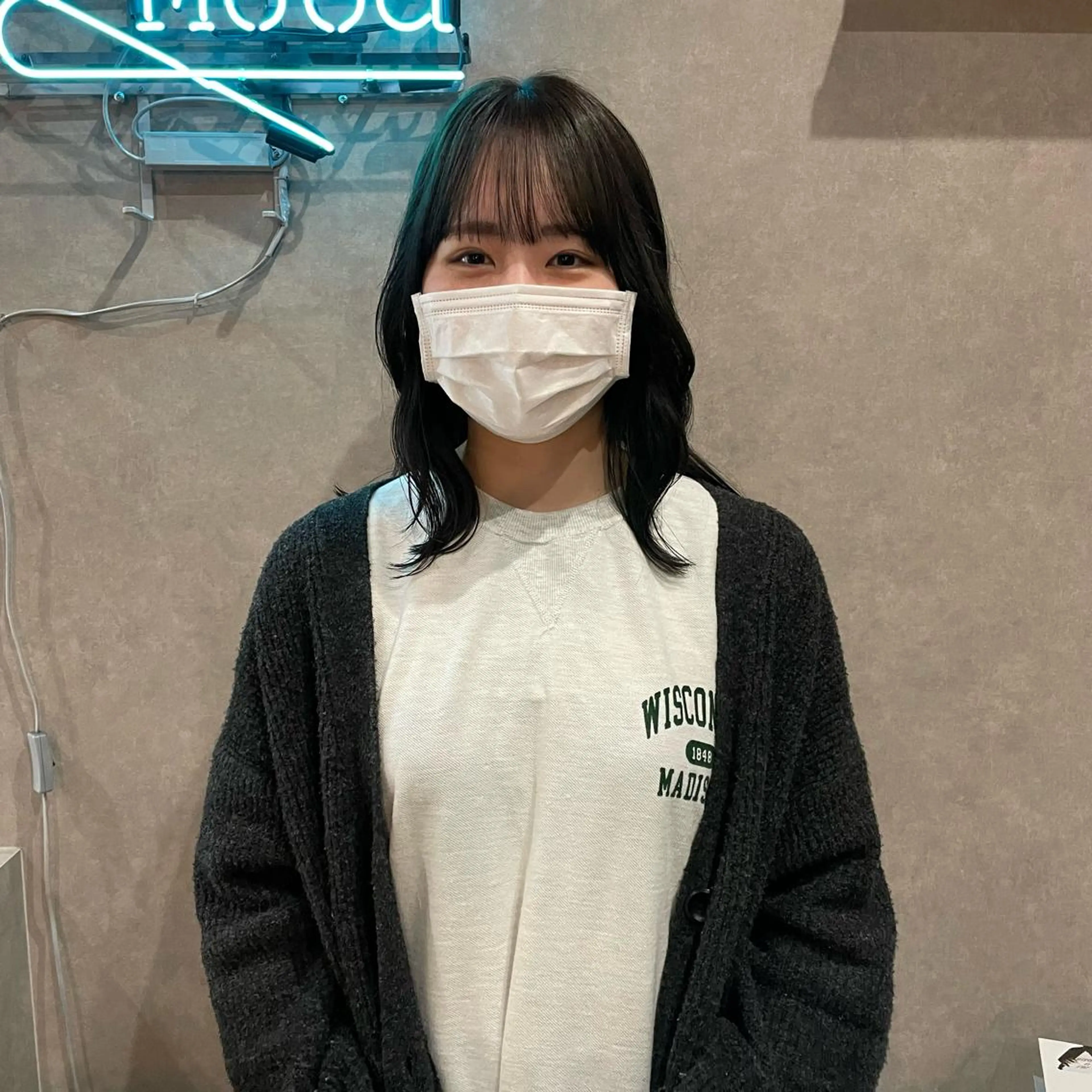 セミロング カラー はちすか るかのヘアスタイル