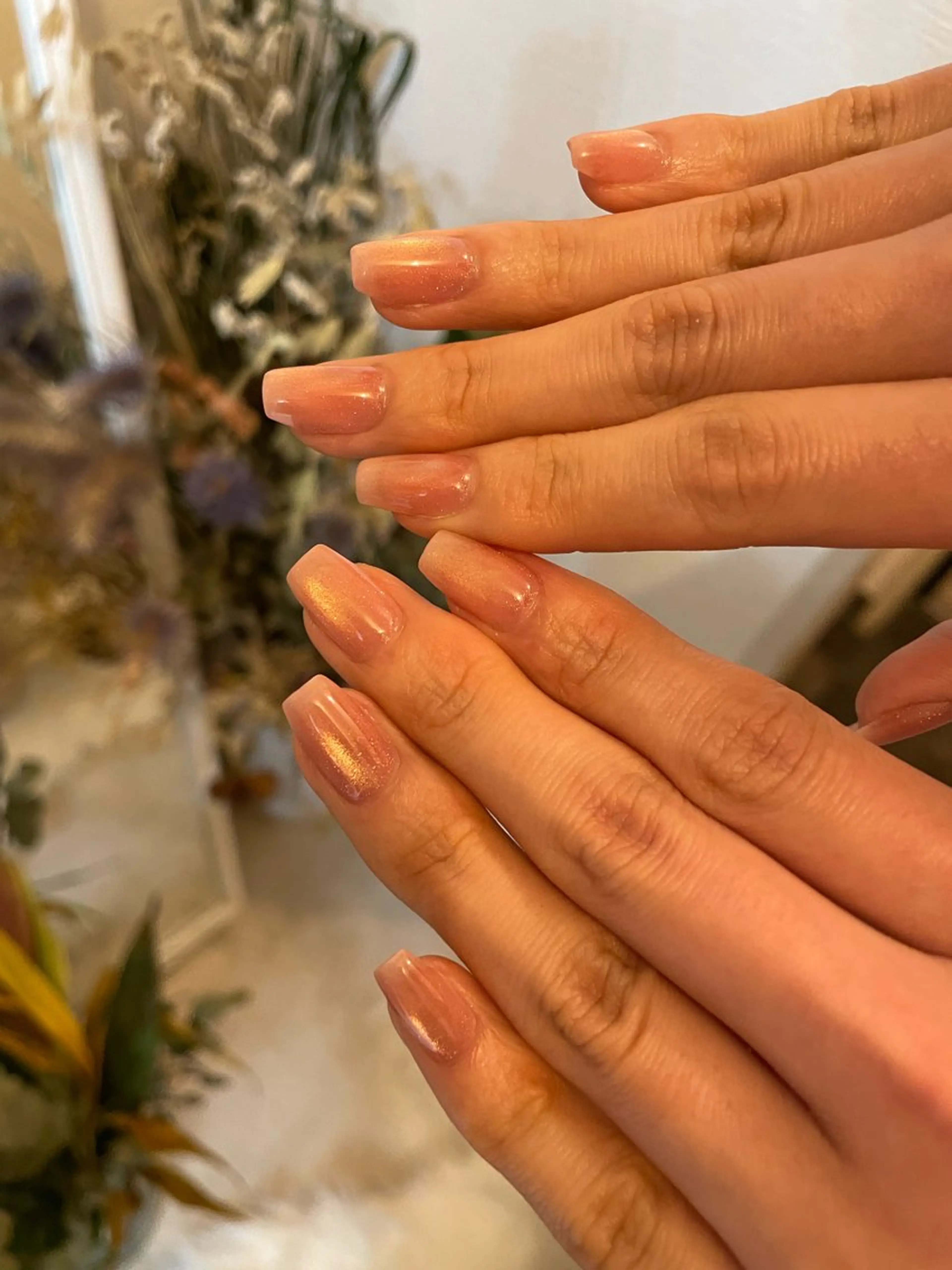 ネイル ホワイト ハンドネイル フットネイル with hues AYAのネイルデザイン