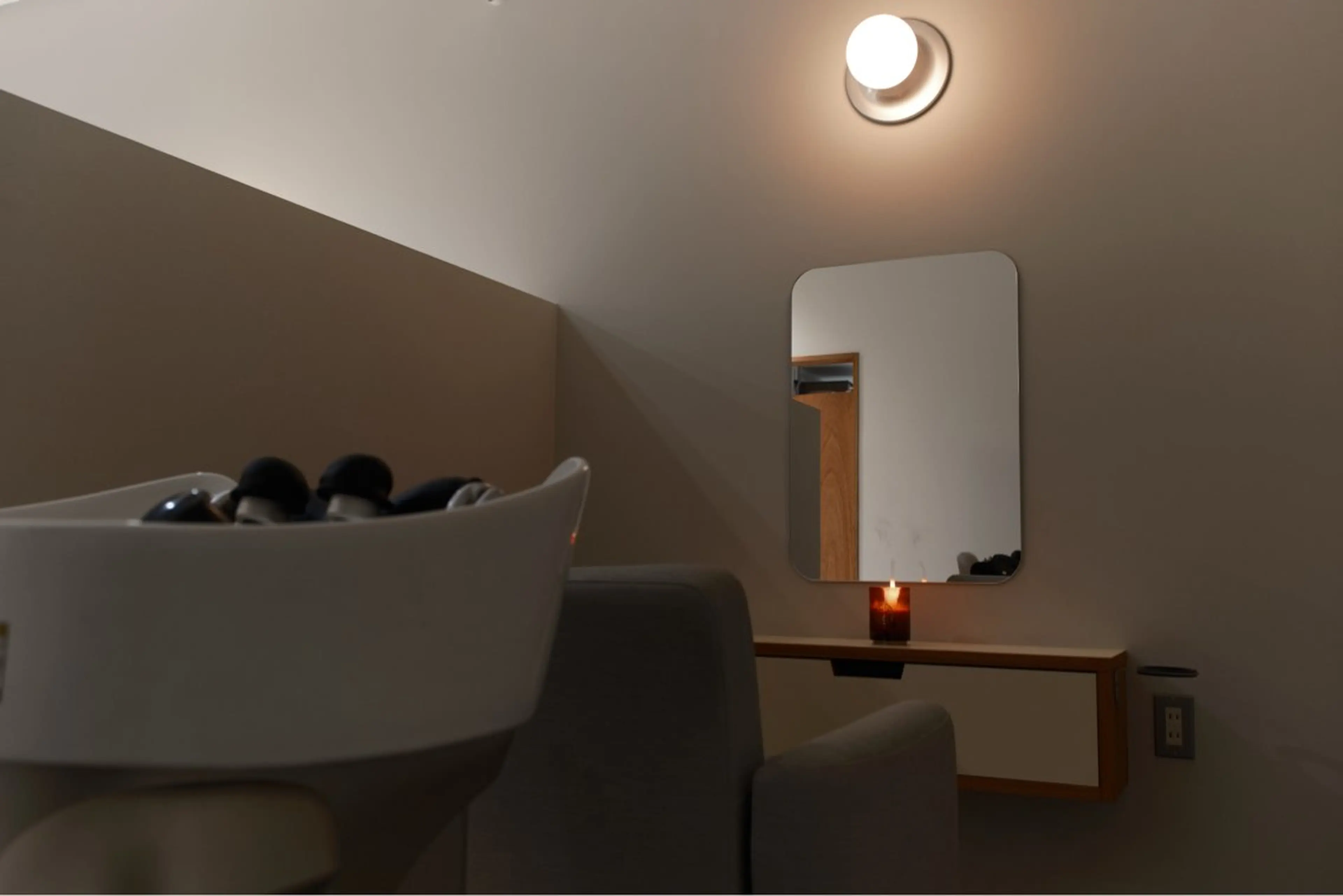 【平日限定リラックスメニュー】頭浸浴+ヘッドスパ15分+COTAトリートメントの写真