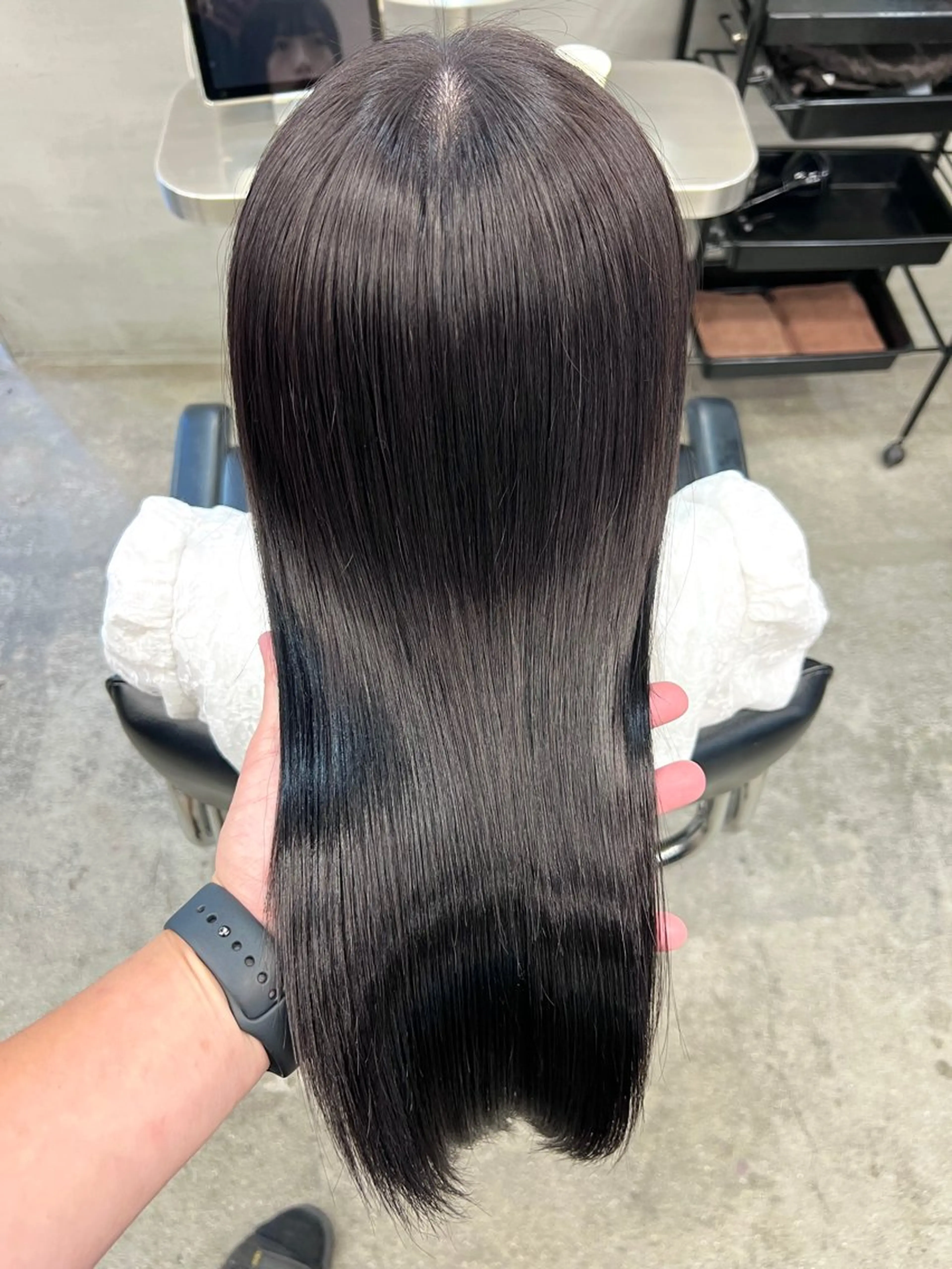 ロング カラー カット ヘアカラー トリートメント 前髪/顔まわりカット 艶髪/髪質改善/縮毛のヘアスタイル