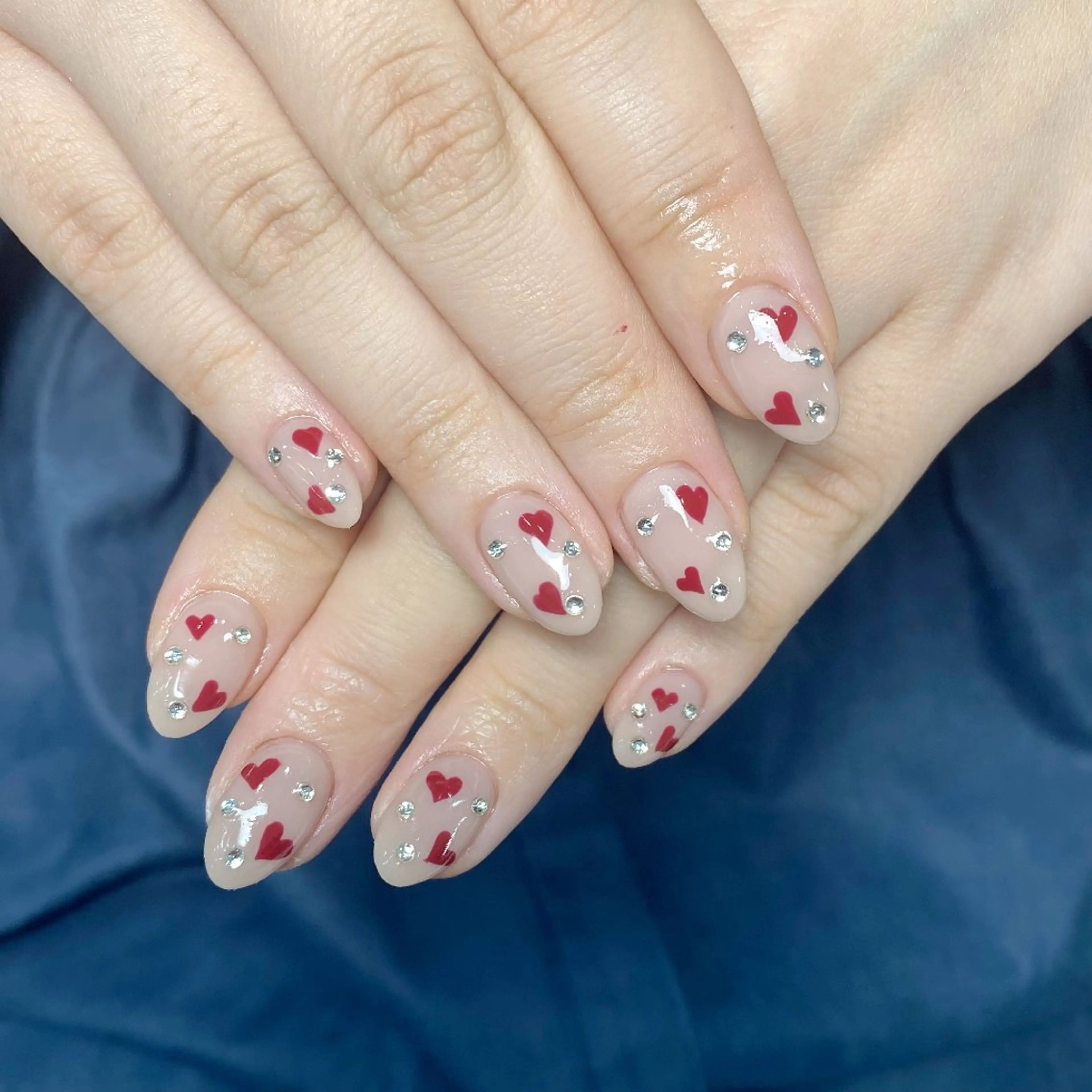 ネイル チークネイル 長さ出し フレンチネイル ジェルネイル キラキラネイル ハンドネイル UM Nail Salonのネイルデザイン