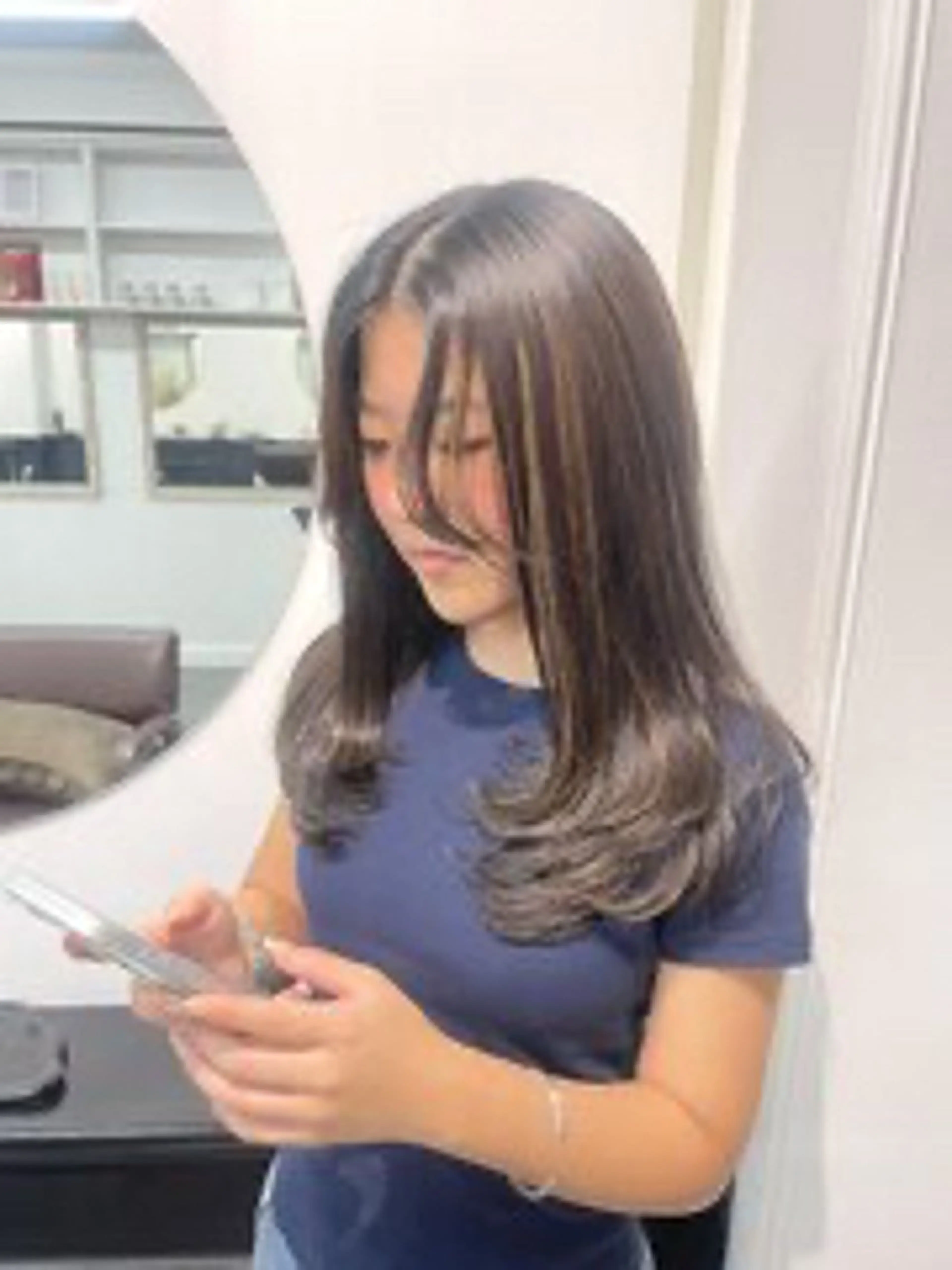 ロング カラー 渡邊 美優のヘアスタイル