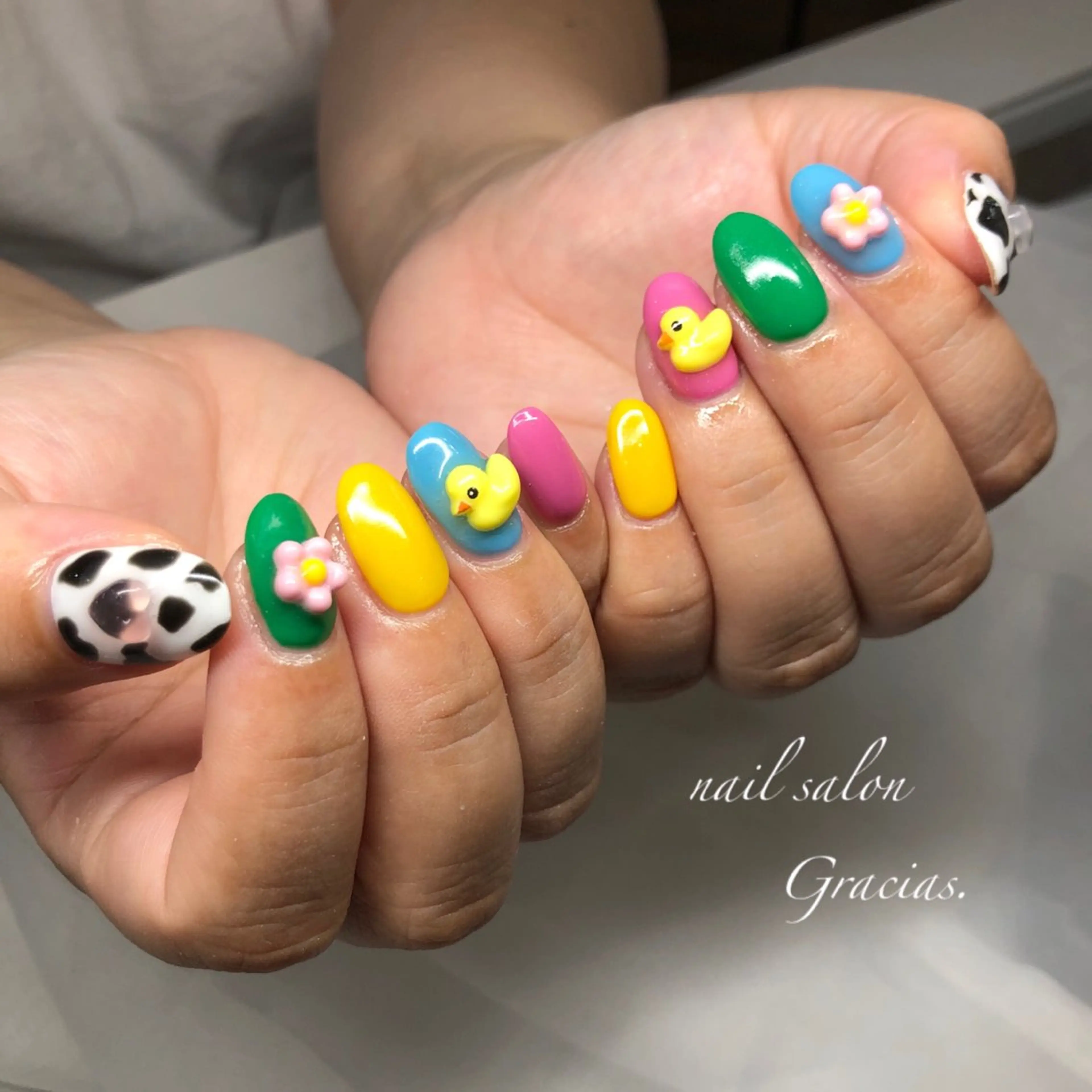 ネイル アートネイル 長さ出し フレンチネイル ジェルネイル グラデーション ハンドネイル Gracias. rieのネイルデザイン
