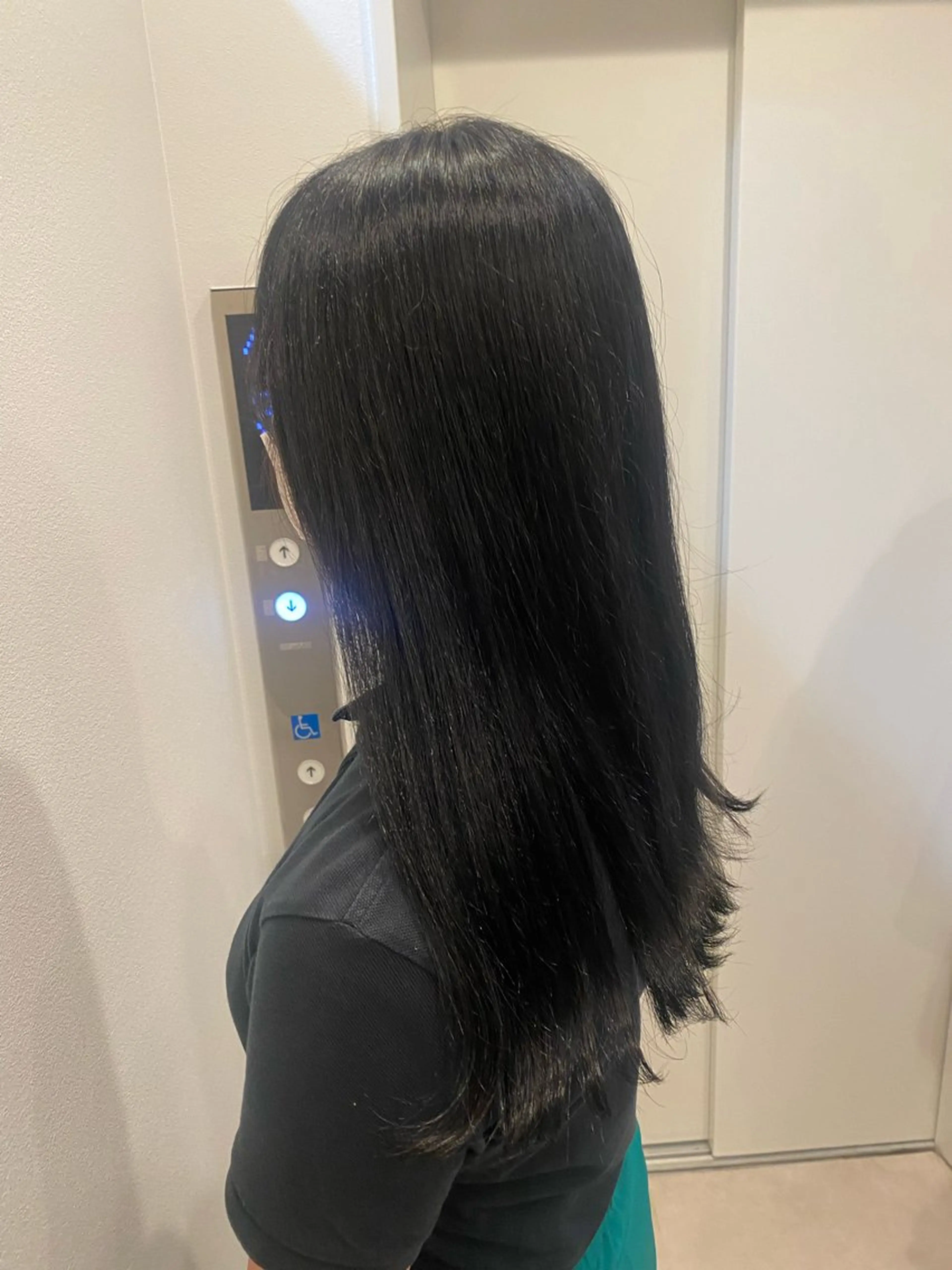 セミロング 水口 莉央のヘアスタイル