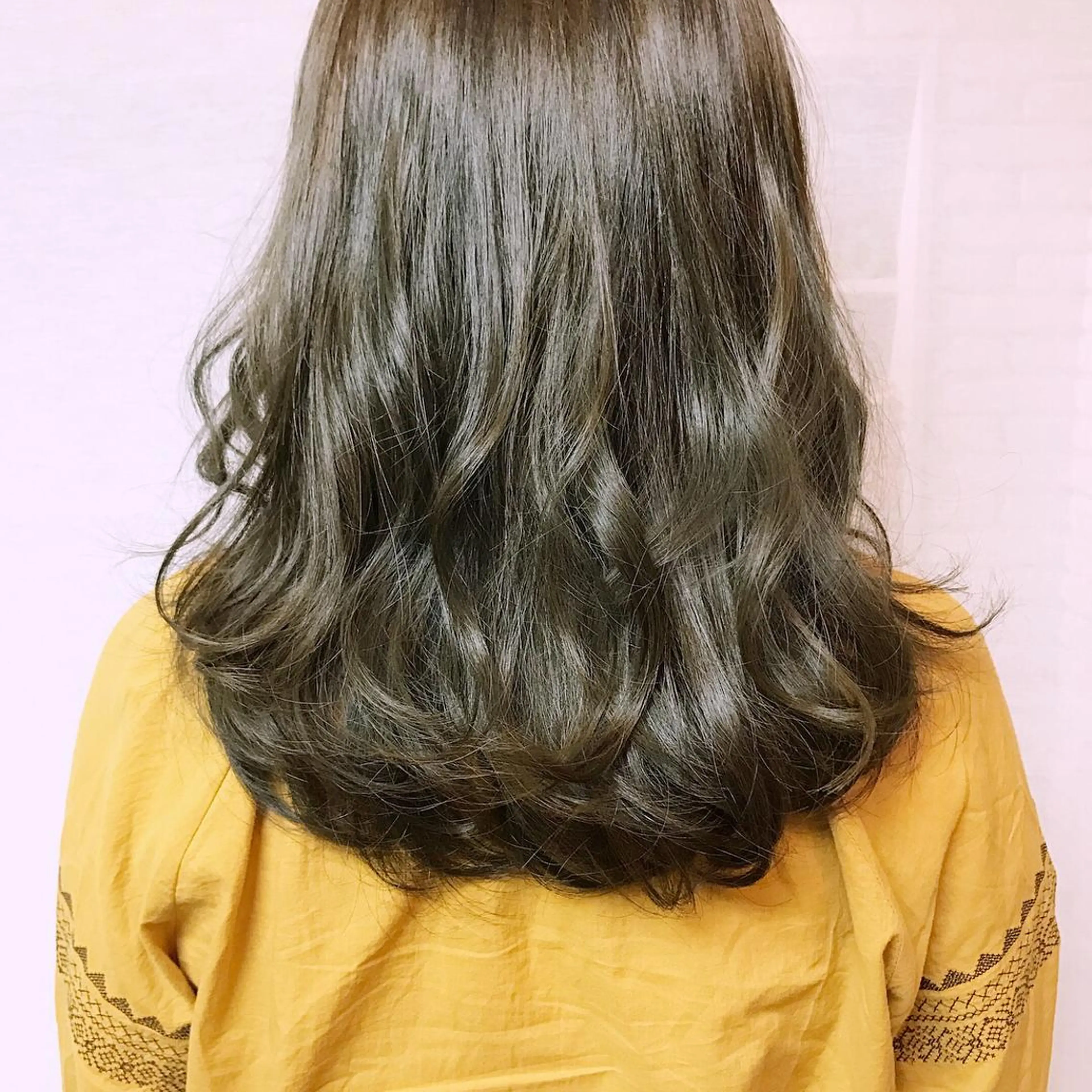 セミロング カラー ヘアアレンジ アッシュ ベージュカラー Satsuki ✂︎♡のヘアスタイル