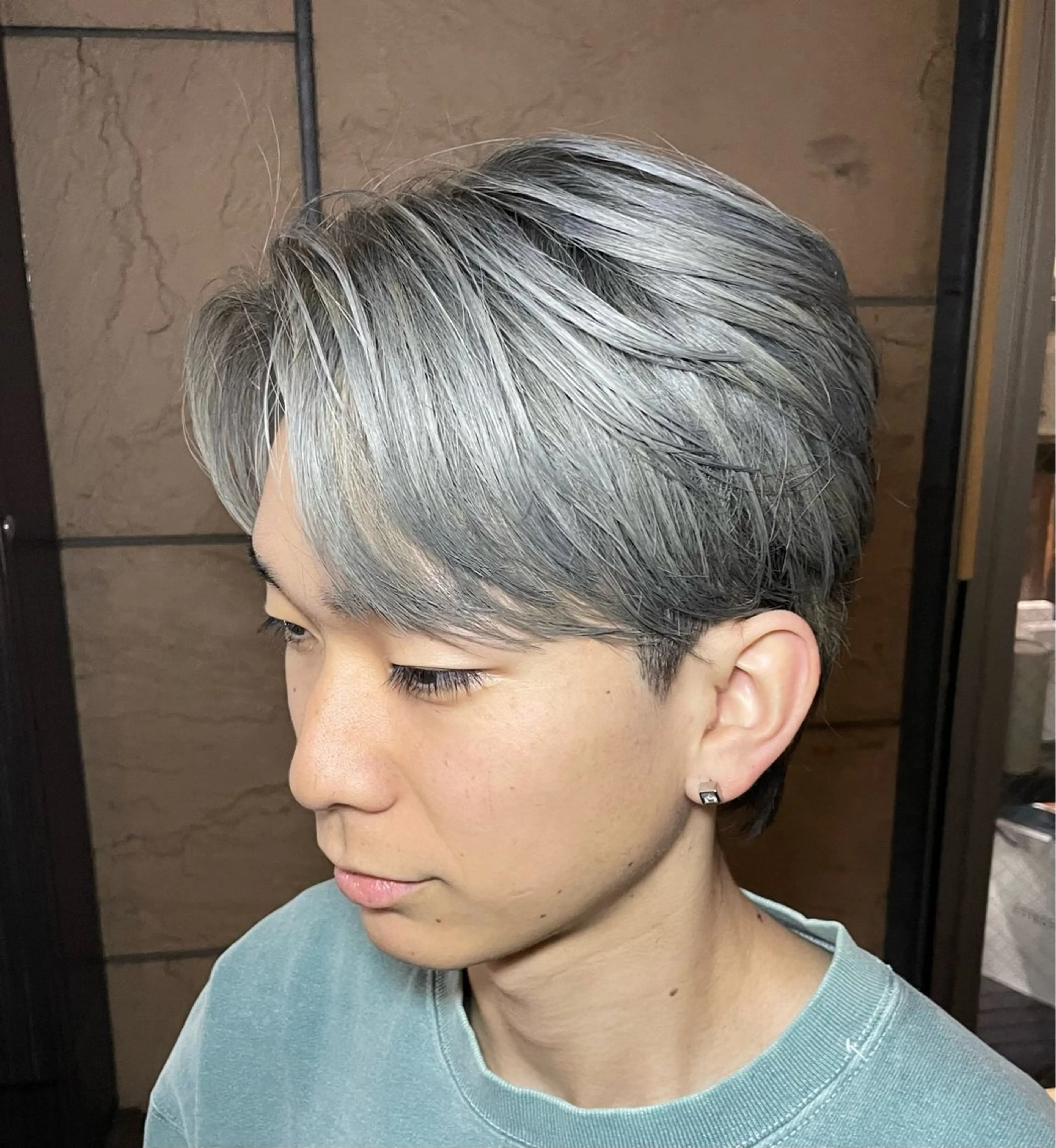 ショート カラー パーマ メンズ センターパート メンズハイトーン 黒髪 ハイトーンカラー カット ヘアカラー 立川/メンズ特化 阿見のヘアスタイル