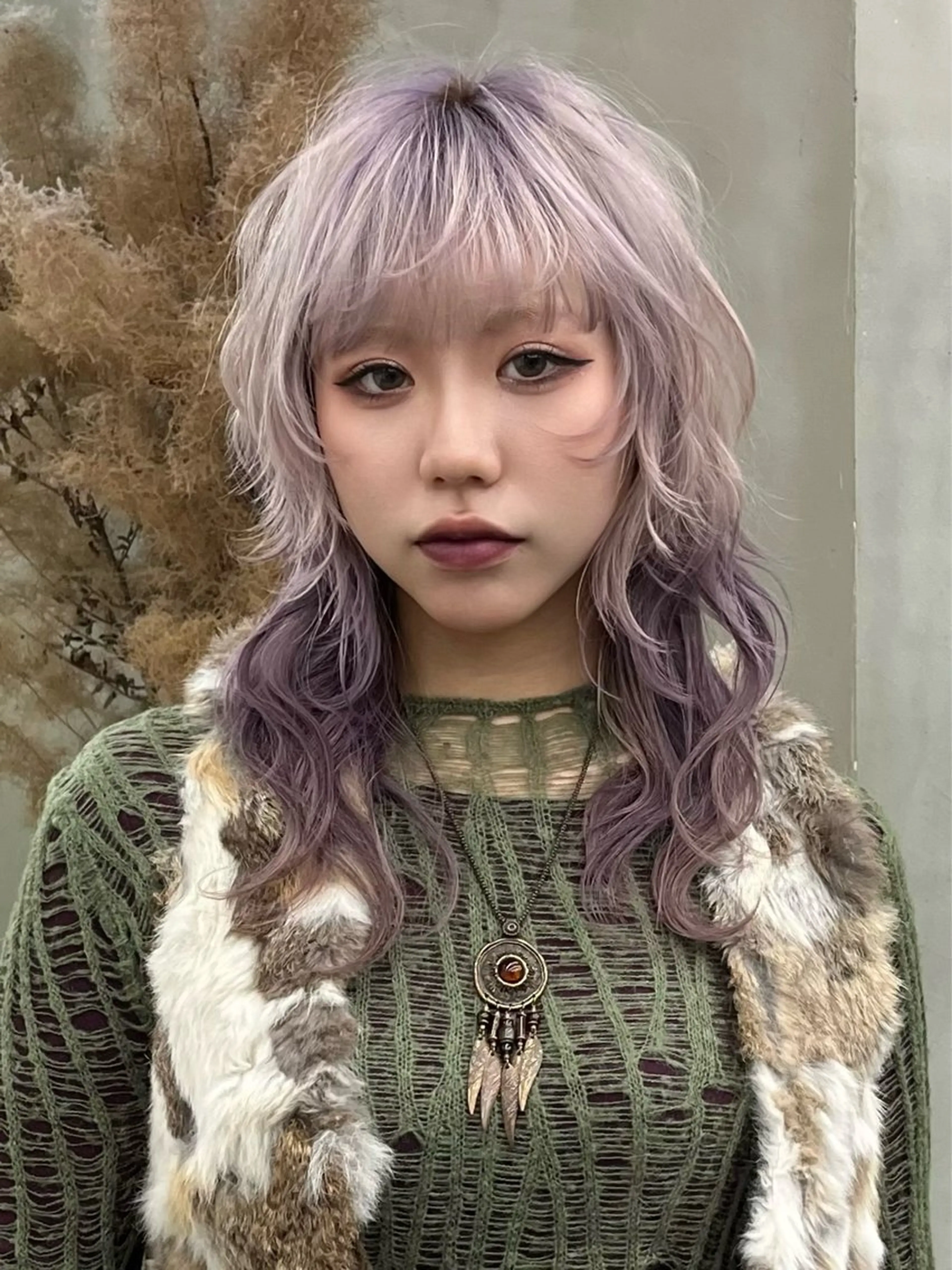ロング カラー ロングレイヤー デザインカラー ラベンダーカラー 顔まわりレイヤー 顔周りカット イツク ⚡️ ルーツ/ハイトーンのヘアスタイル