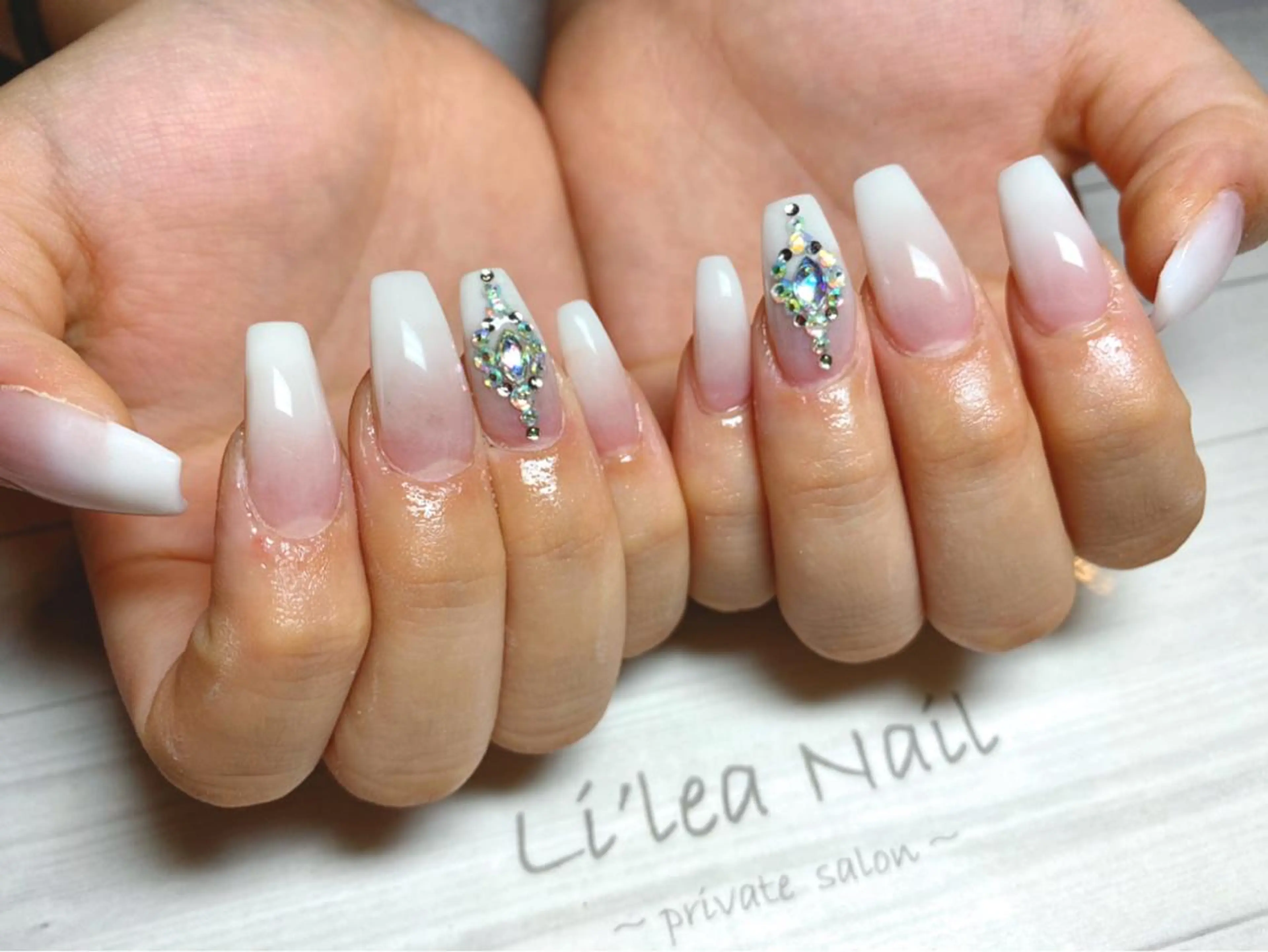 ネイル Li'leaNail AINAのネイルデザイン