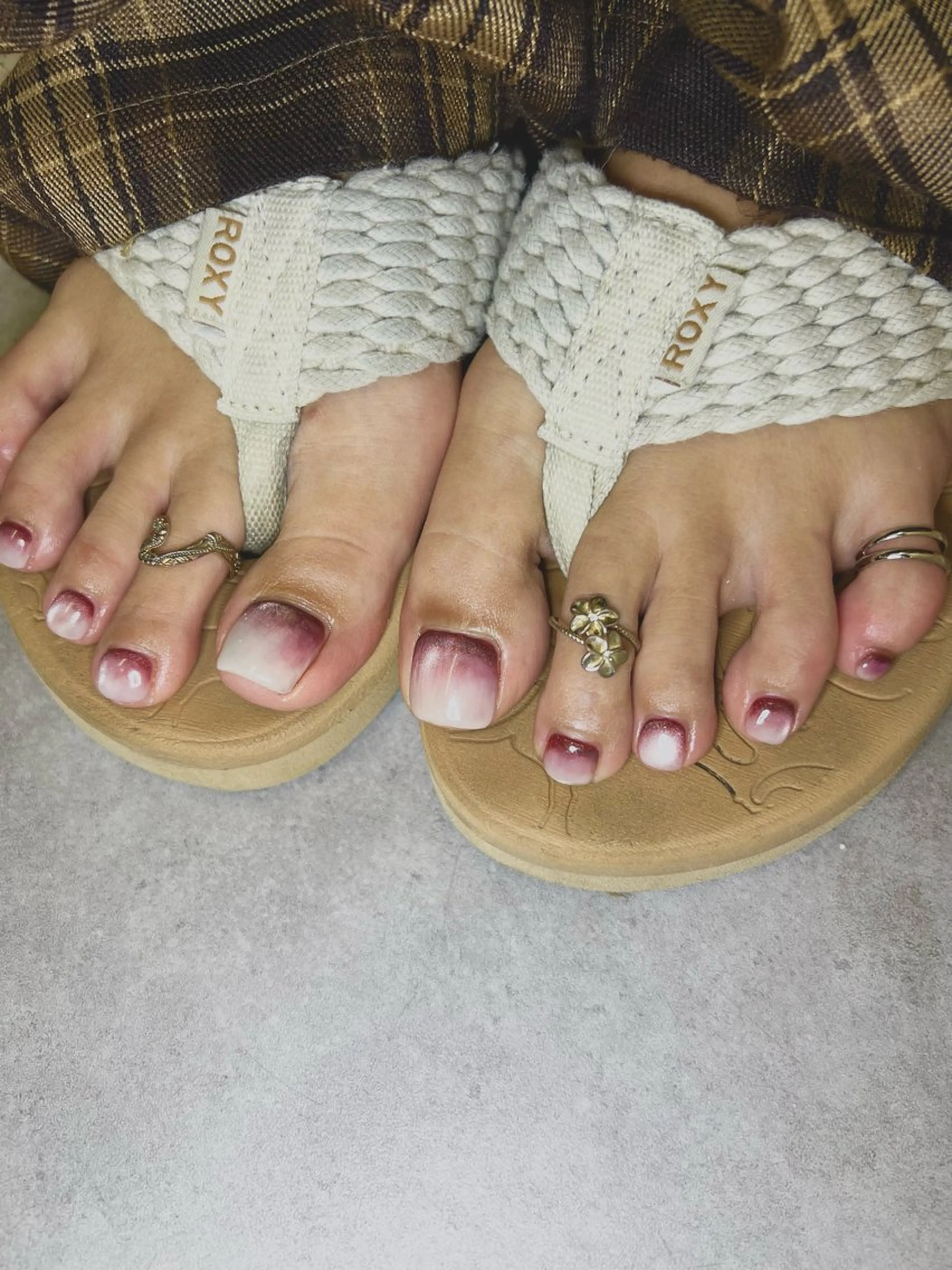 ネイル フットネイル ジェルネイル マグネットネイル ニュアンスネイル パラジェル フットネイル Bana_ Nailのネイルデザイン