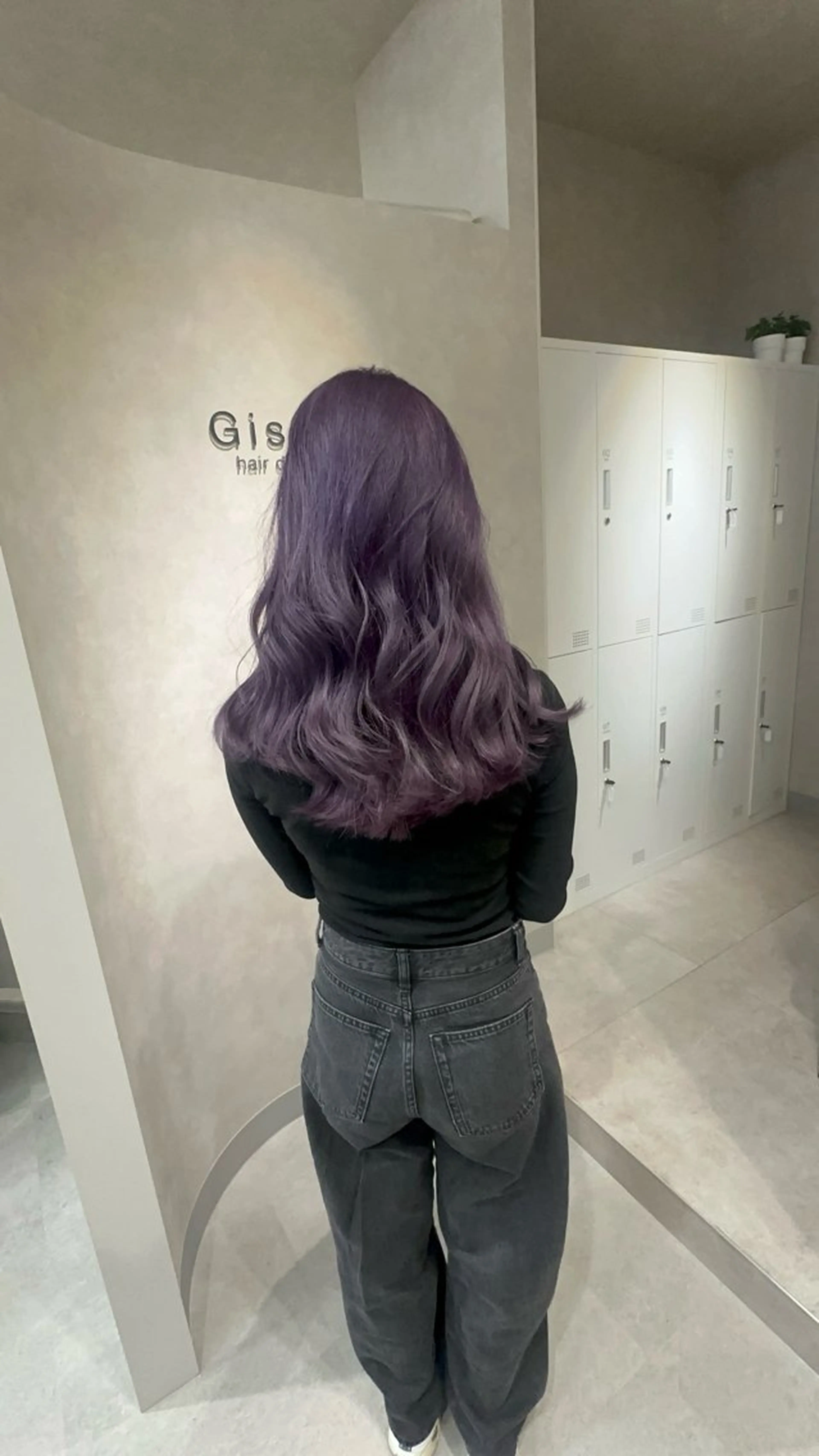 ロング ヘアカラー ジゼル小倉谷内尾祐音 ケアブリーチのヘアスタイル