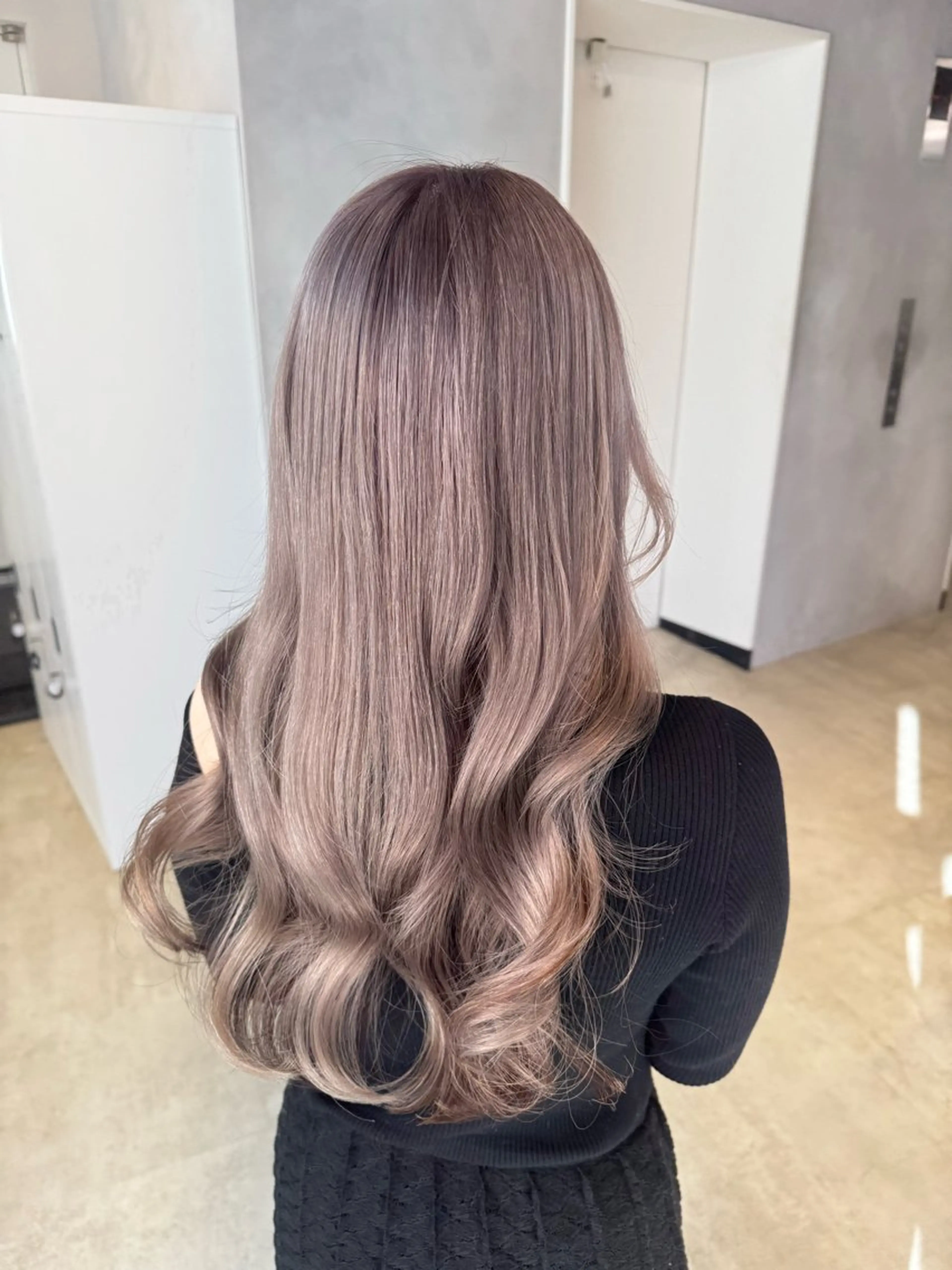 ご新規様限定✨大人可愛いハイトーン💖【ケアブリーチ】+【カラー】+【艶トリートメント】⭐️ロング料金なし⭐️の写真