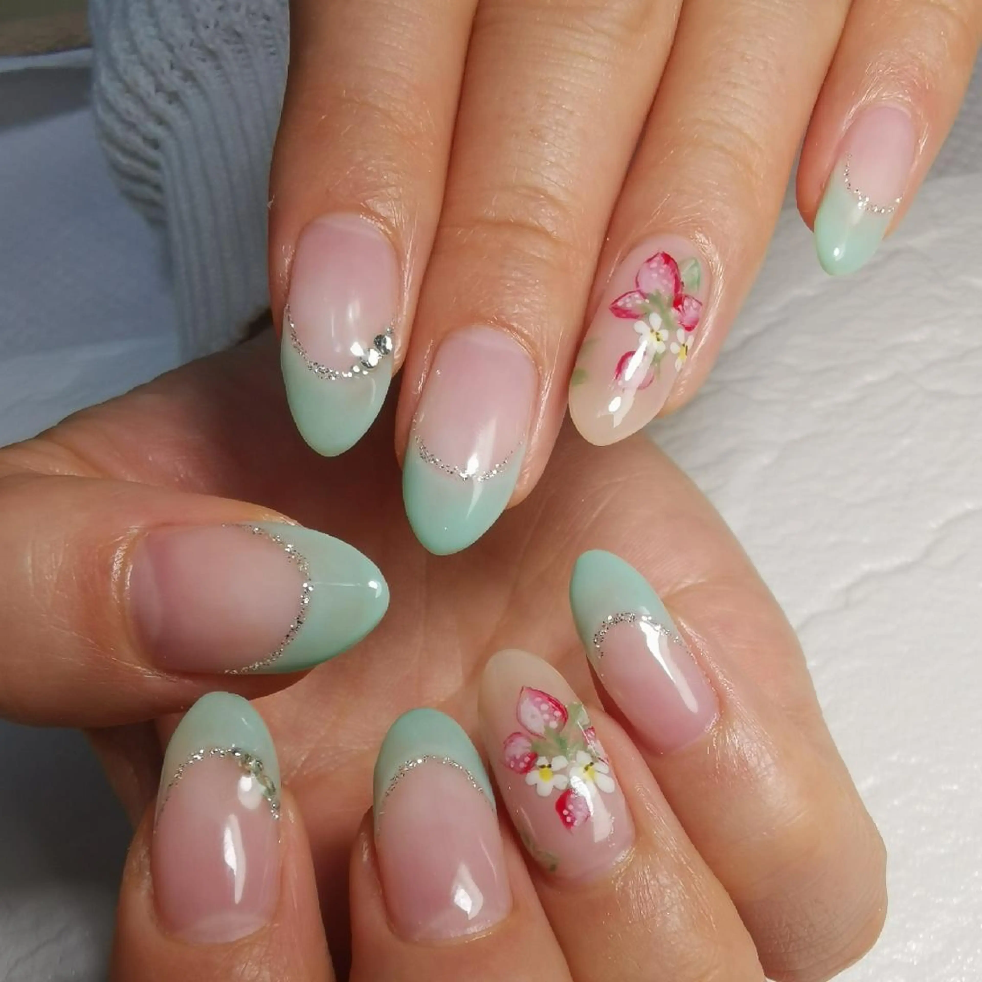 ネイル フレンチネイル グリーン ハンドネイル reve あやののネイルデザイン