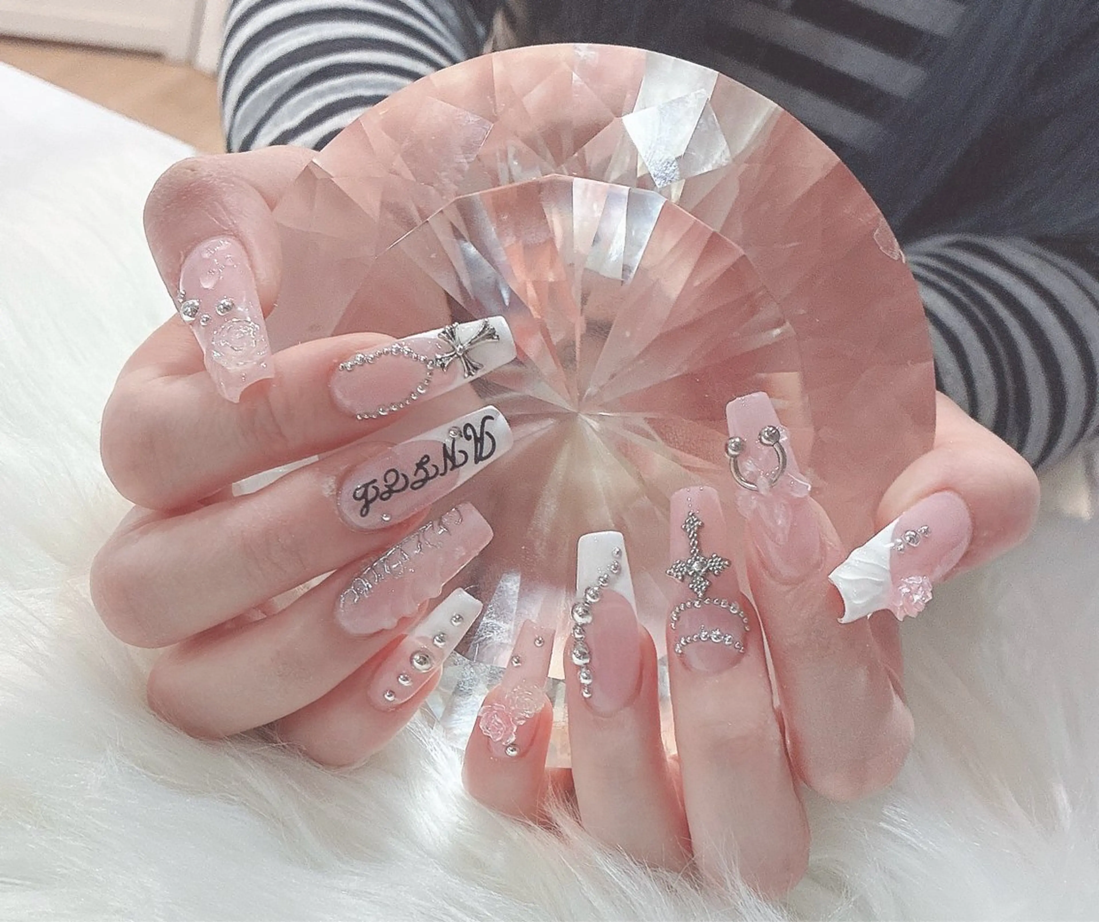 ネイル ハンドネイル LoaChaton kaeのネイルデザイン