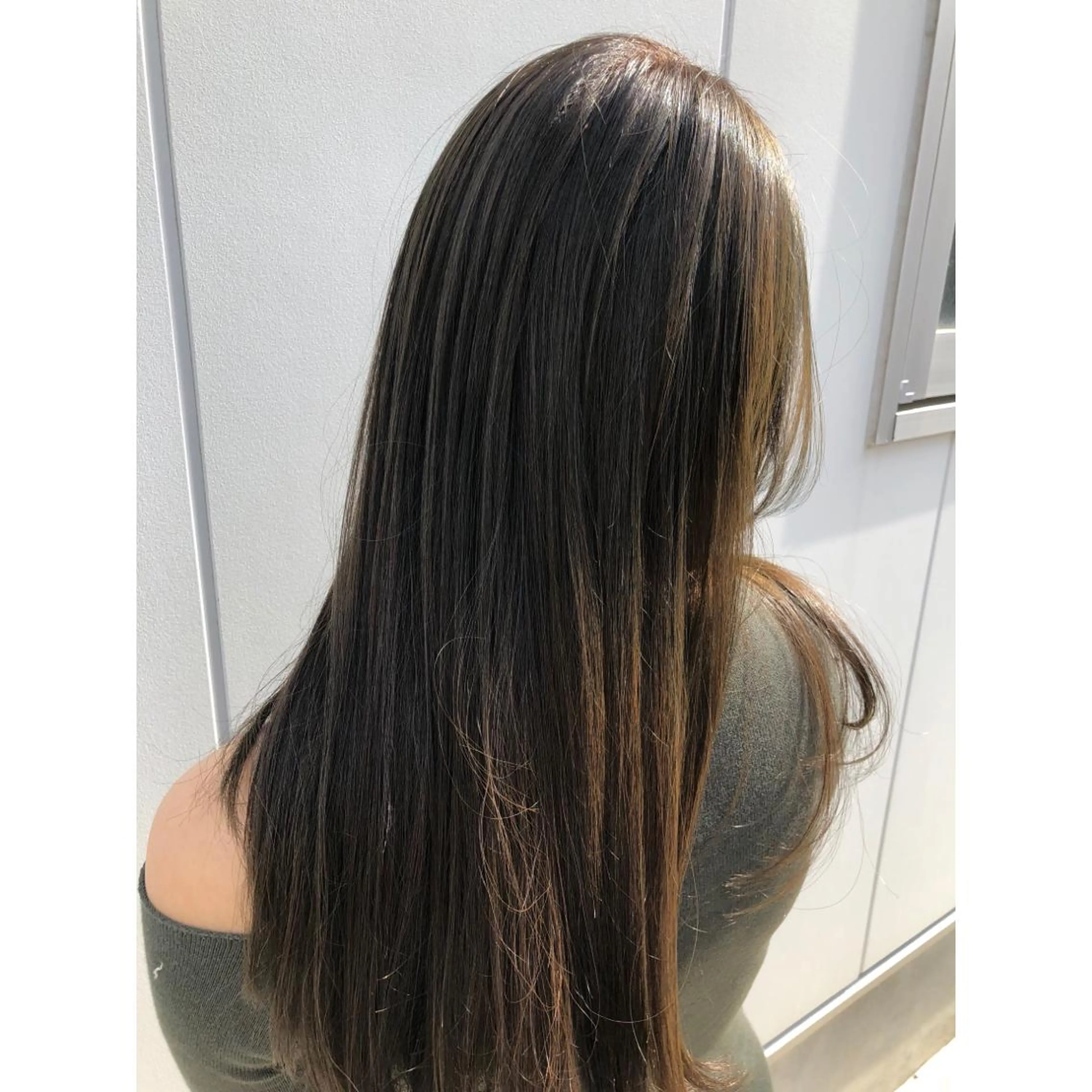 ロング カラー グレージュ ミント パーソナルカラー診断 できます　木曽　主博のヘアスタイル