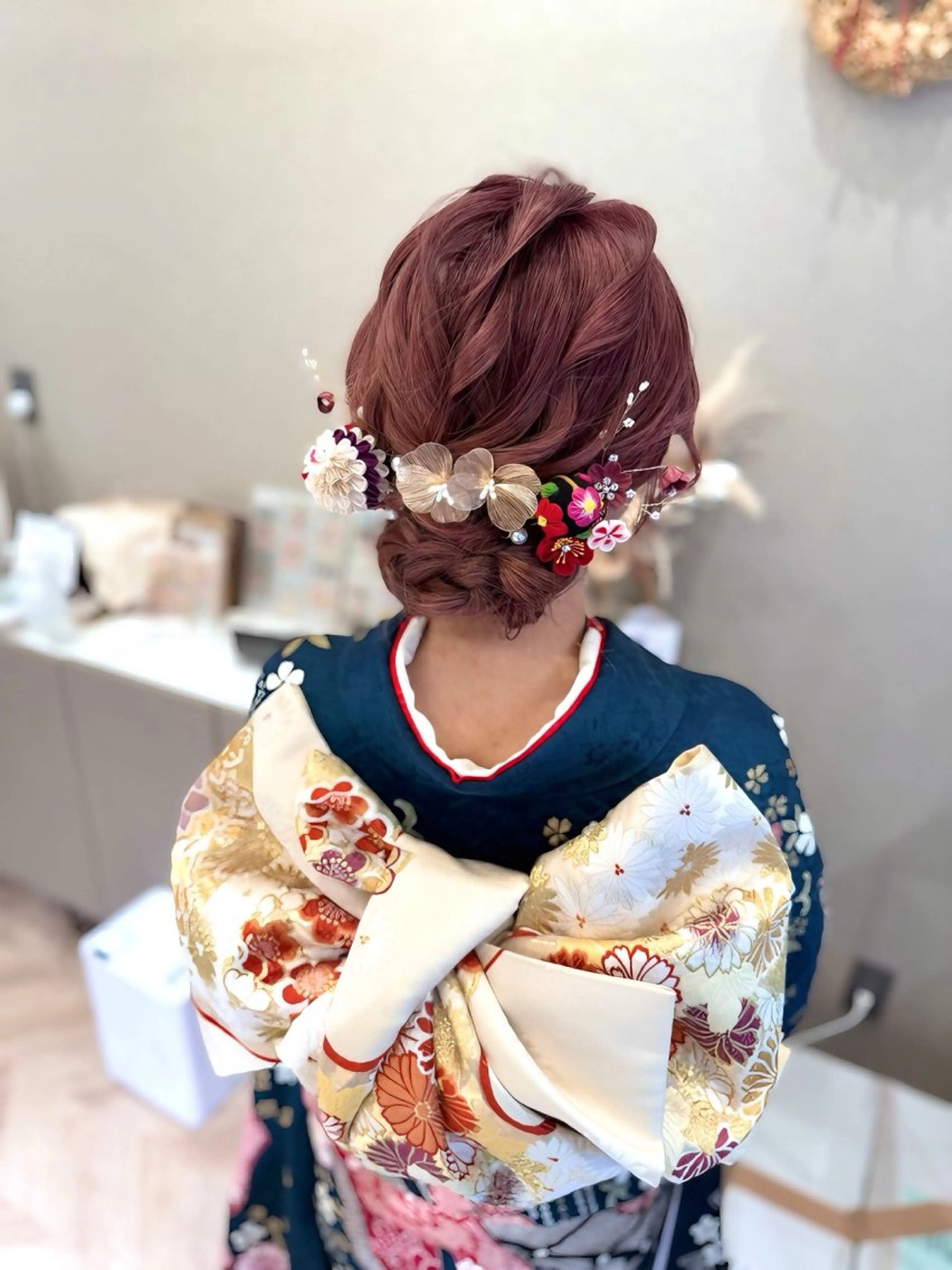 2027年成人式ヘアセット、着付け👘✨朝7時までのスタートの金額です🌿7時より前は別途早朝料金かかります。の写真