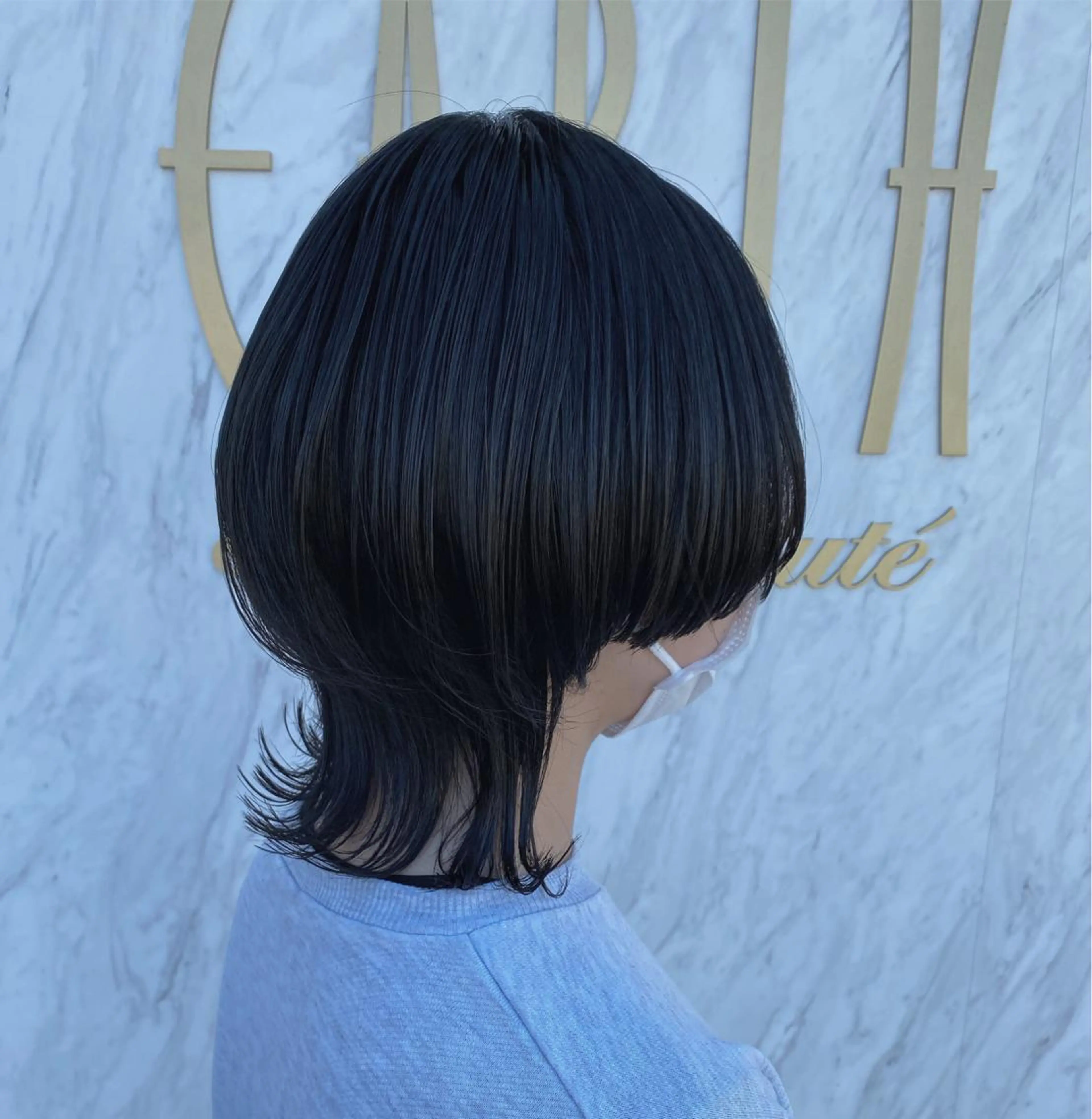 ミディアム ウルフカット 磯田冬弥/ ブリーチメニューのヘアスタイル