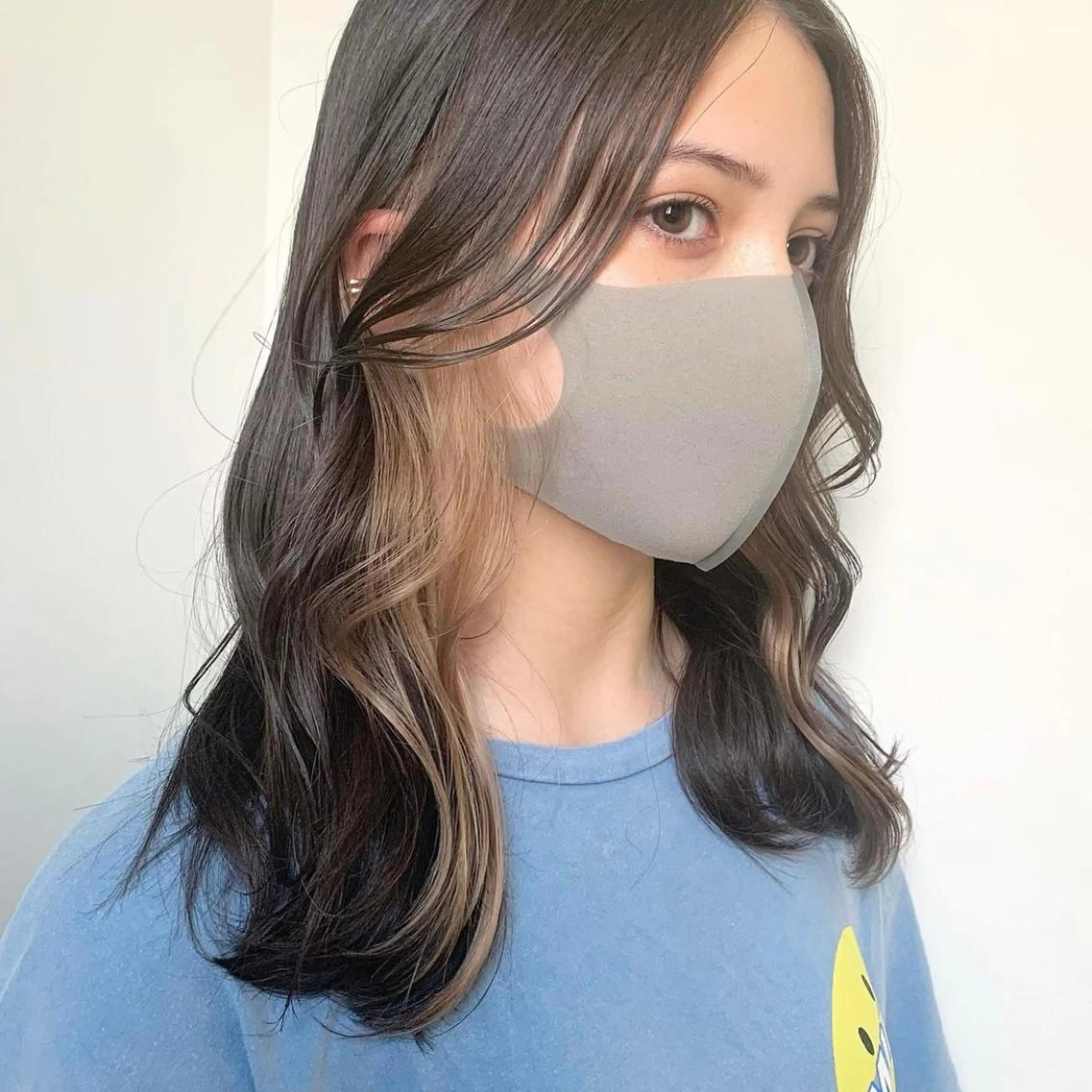 セミロング カラー ベージュカラー インナーカラー ミルクティーベージュ カット ヘアカラー 韓国ヘア /男女☘️ 細江 美紅のヘアスタイル