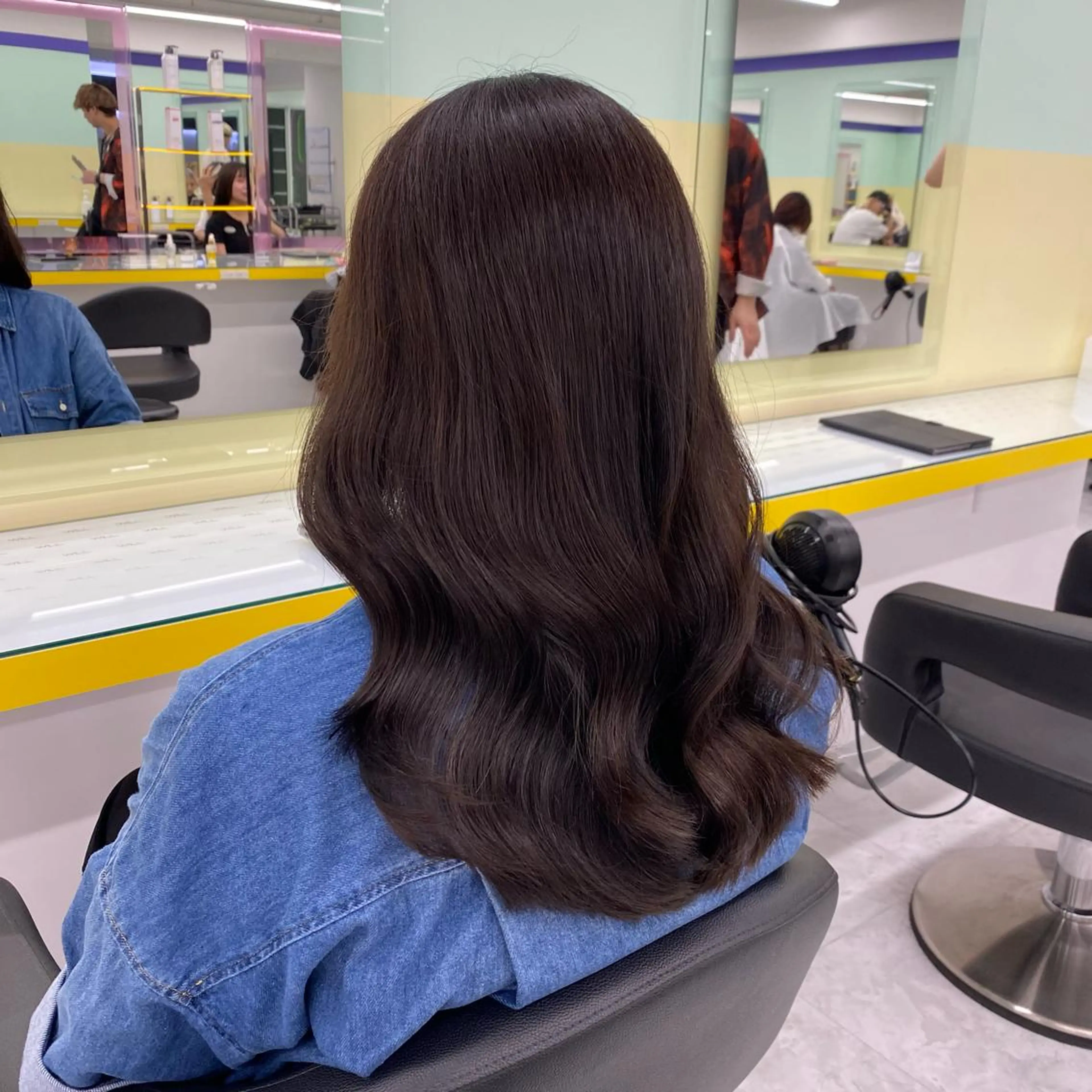 ロング カラー パーマ ヘアアレンジ メンズ キッズ ネイル マツエク・マツパ アイブロウ ブラウンカラー ココアブラウン カラーマツエク ブラウン Lumo所属・💖横浜ブリーチなし 💖MIHOのヘアスタイル