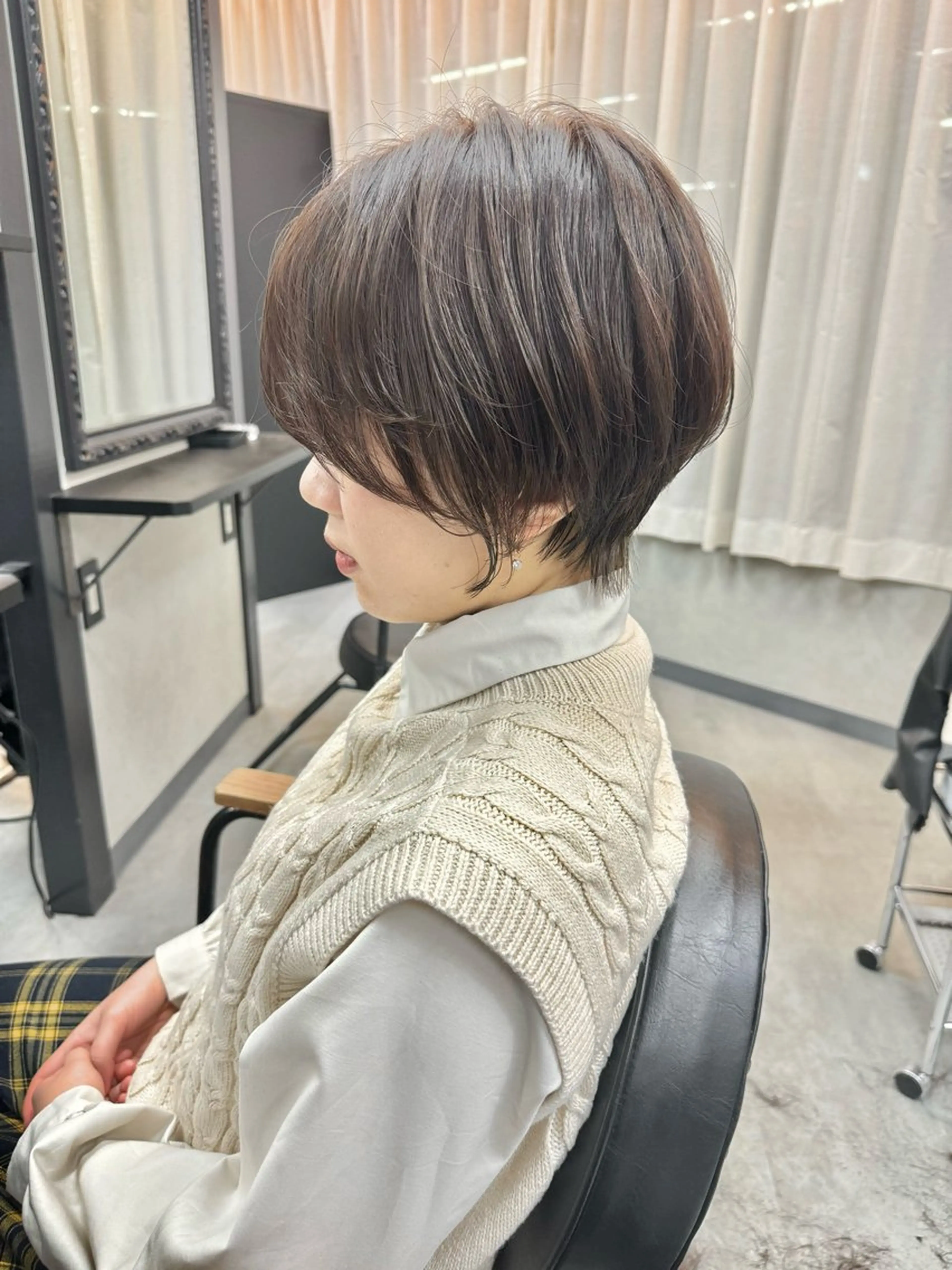 ショート カラー ブリーチ ブリーチなしカラー 似合わせカット カット ヘアカラー トリートメント 井本翔太.髪質改善. ベージュ.グレージュのヘアスタイル