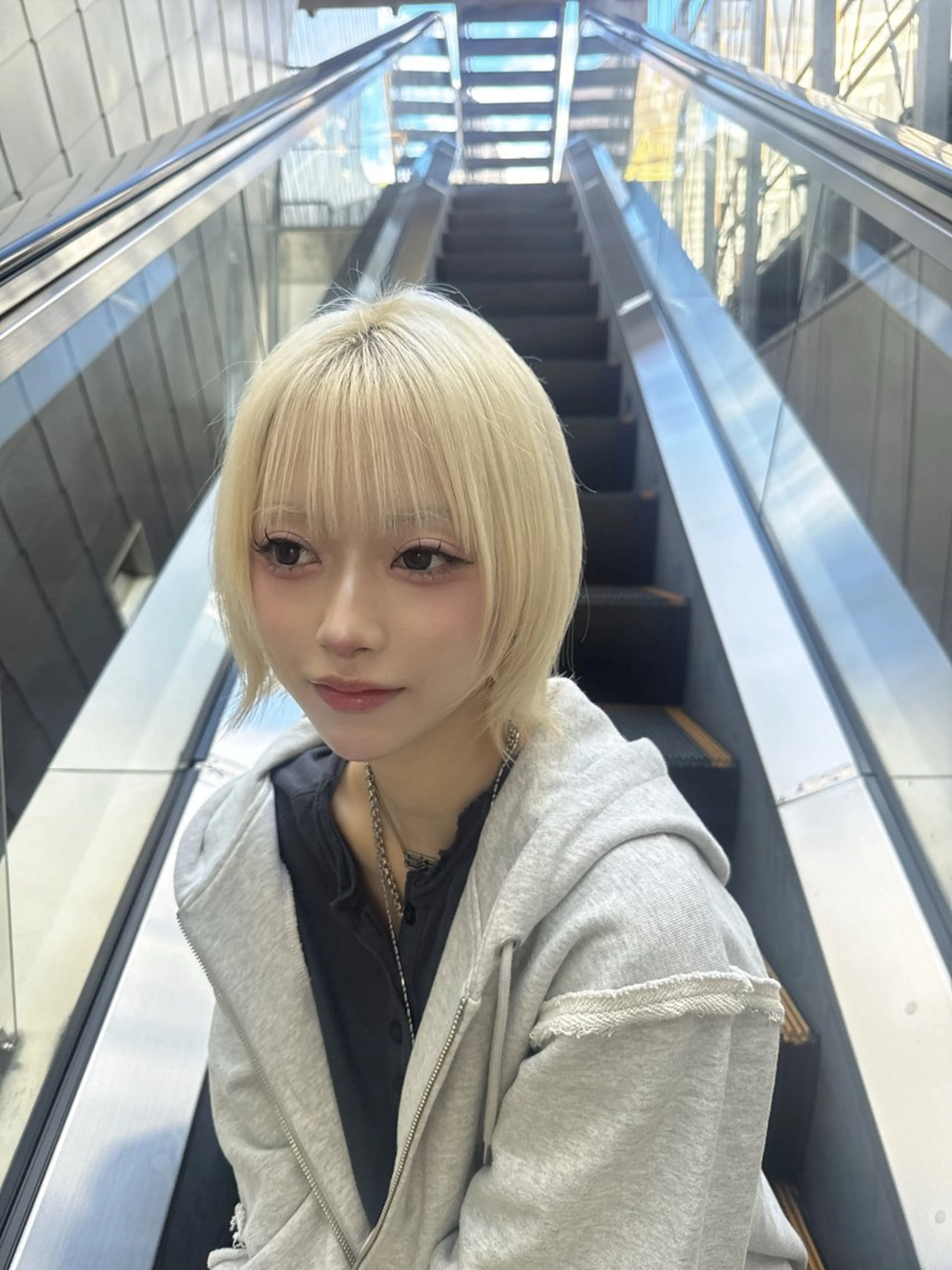 ショート カラー ベージュカラー ブリーチ ブロンド ケアブリーチ 透明感カラー 💎透明感カラー特化 💎TAISEIのヘアスタイル