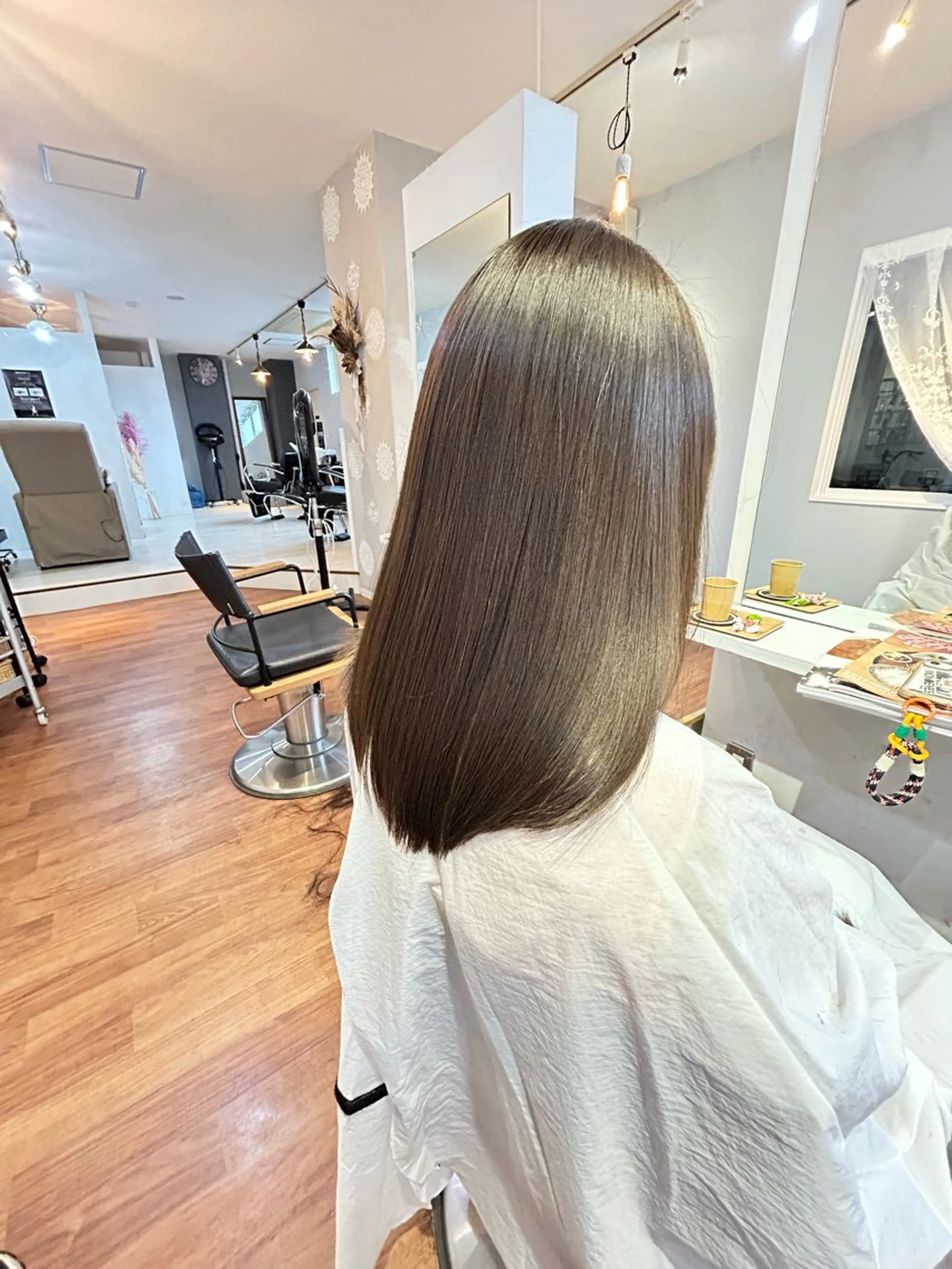 ミディアム カラー トリートメント roijir ロイジーのヘアスタイル
