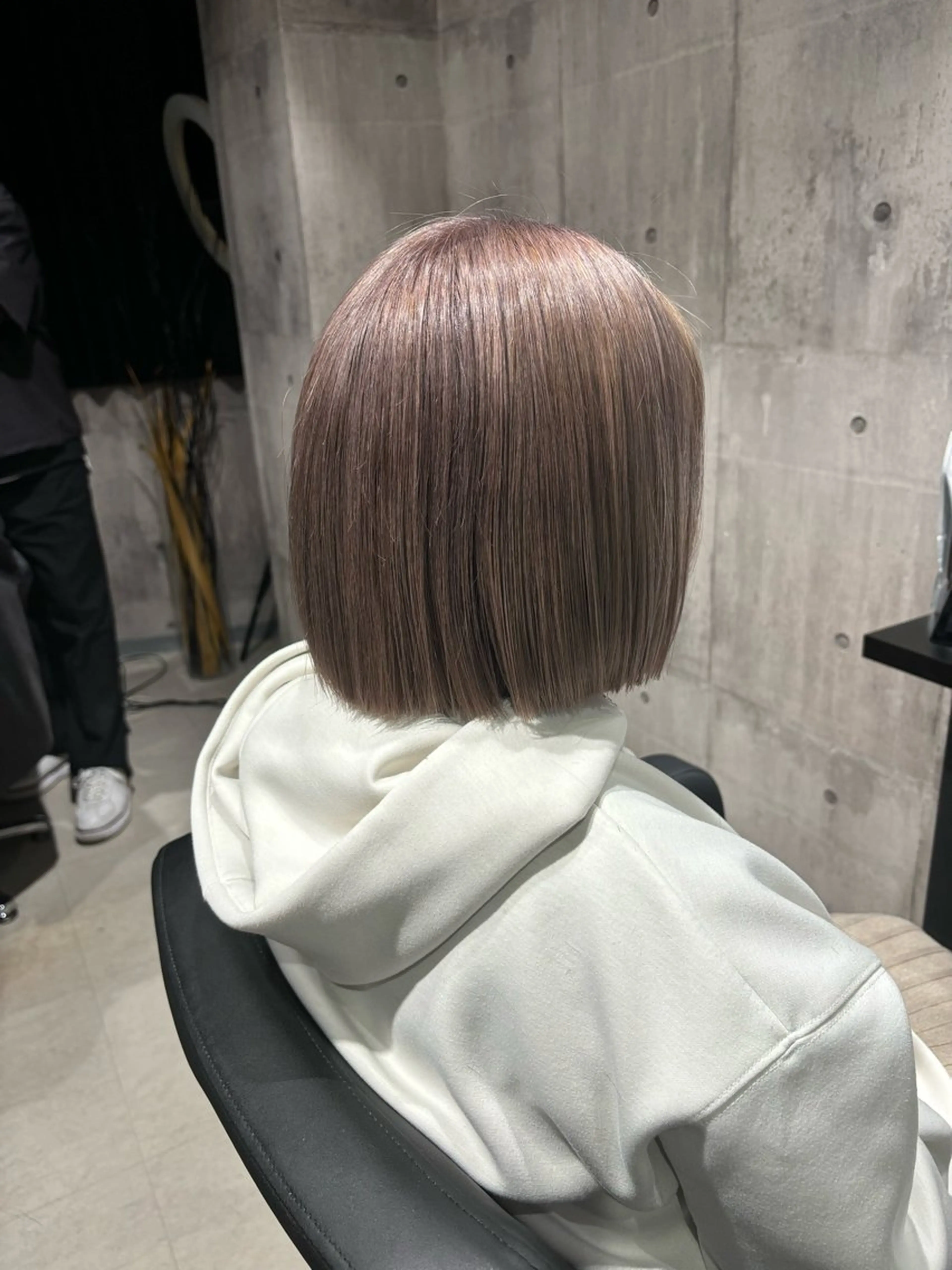 ショート カラー ヘアアレンジ グレージュ ボブ カット ヘアカラー トリートメント _WHITE / KENTOのヘアスタイル