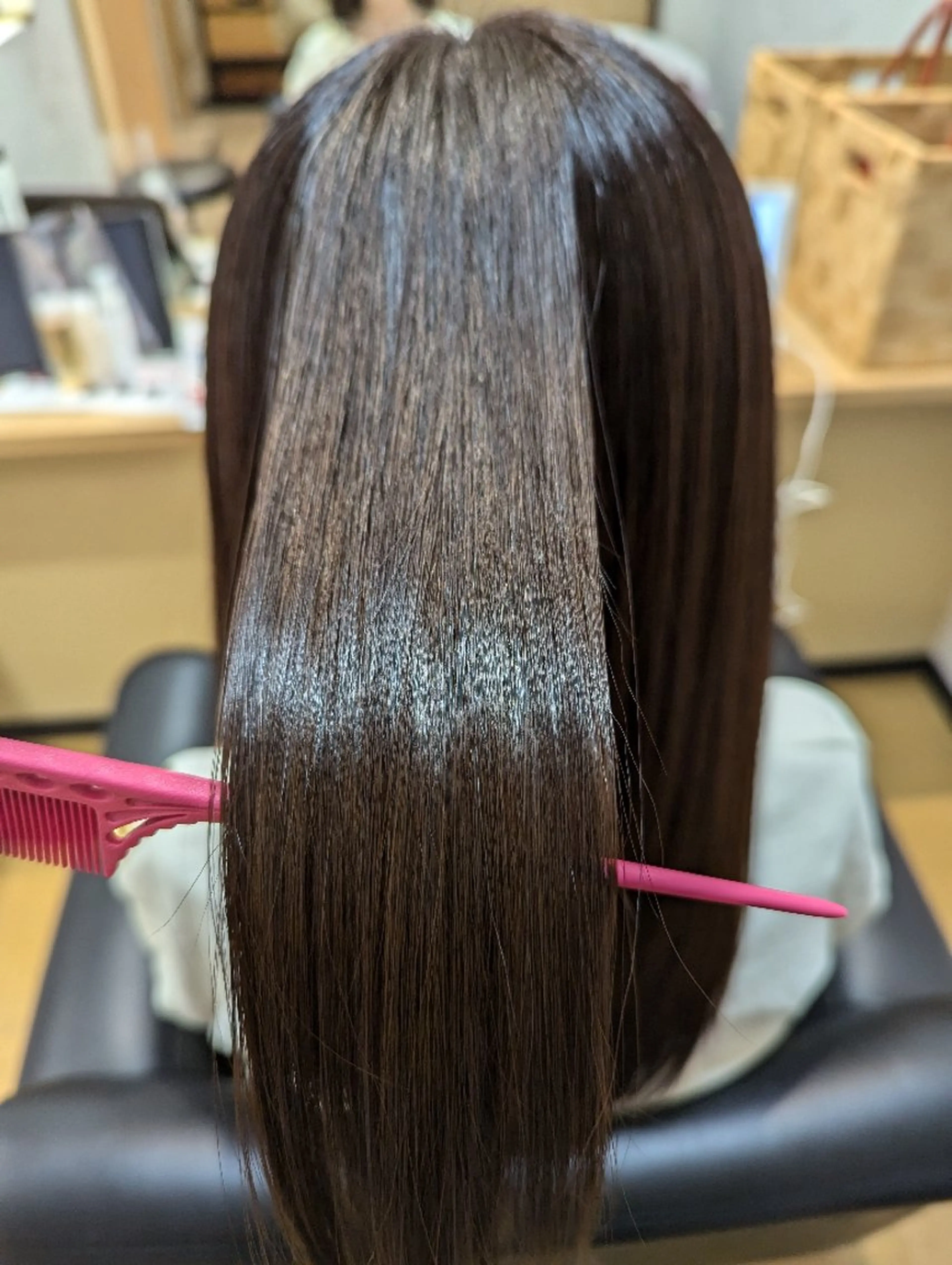 ロング 髪屋こころ 峯村 衣舞のヘアスタイル